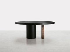 Ozark, tavolo rotondo con basi differenziate, Dainelli Studio per Somaschini
