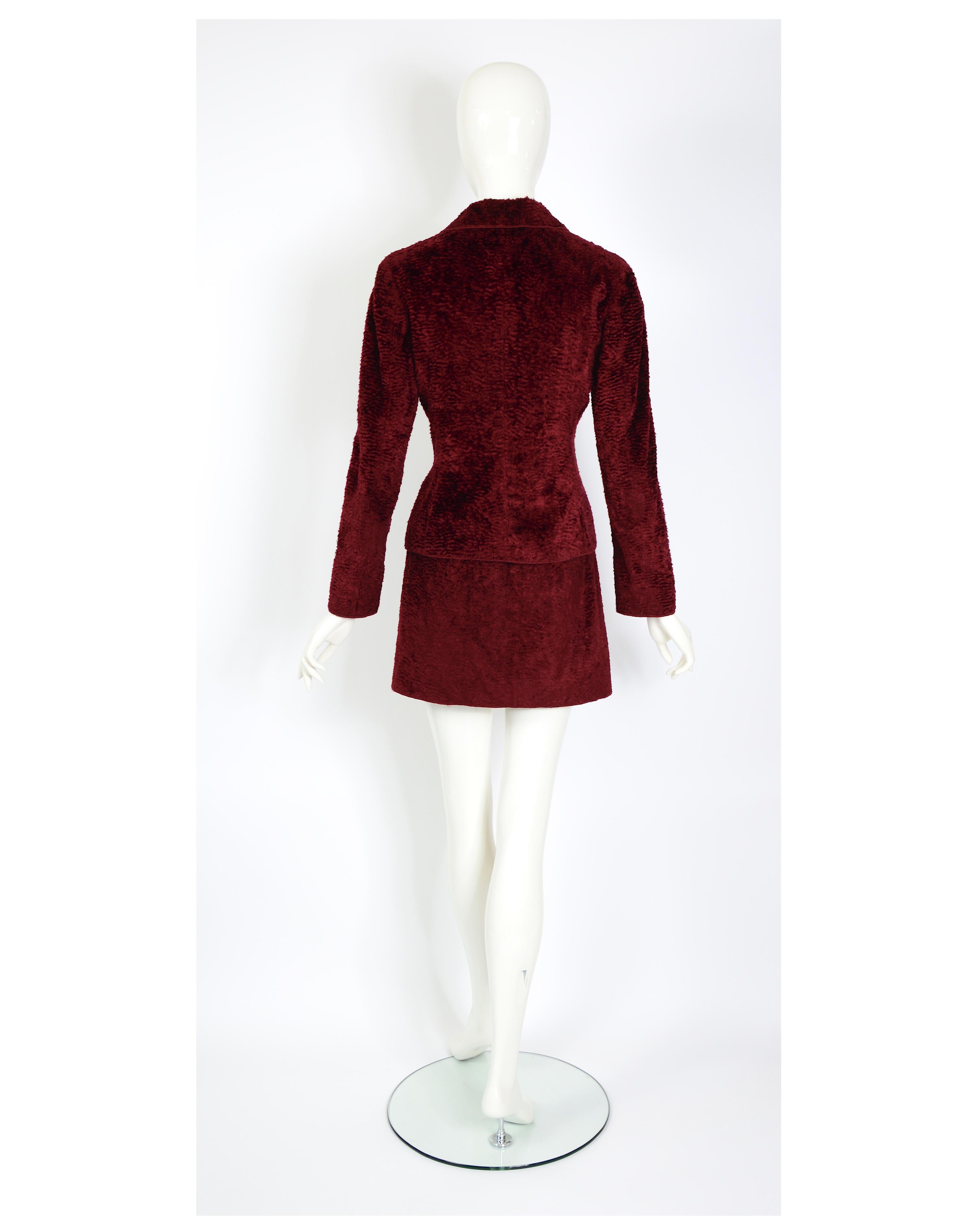 Ozbek by Rifat Ozbek vintage 90s burgundy cotton faux fur astrakhan suit In Excellent Condition For Sale In Antwerp, BE