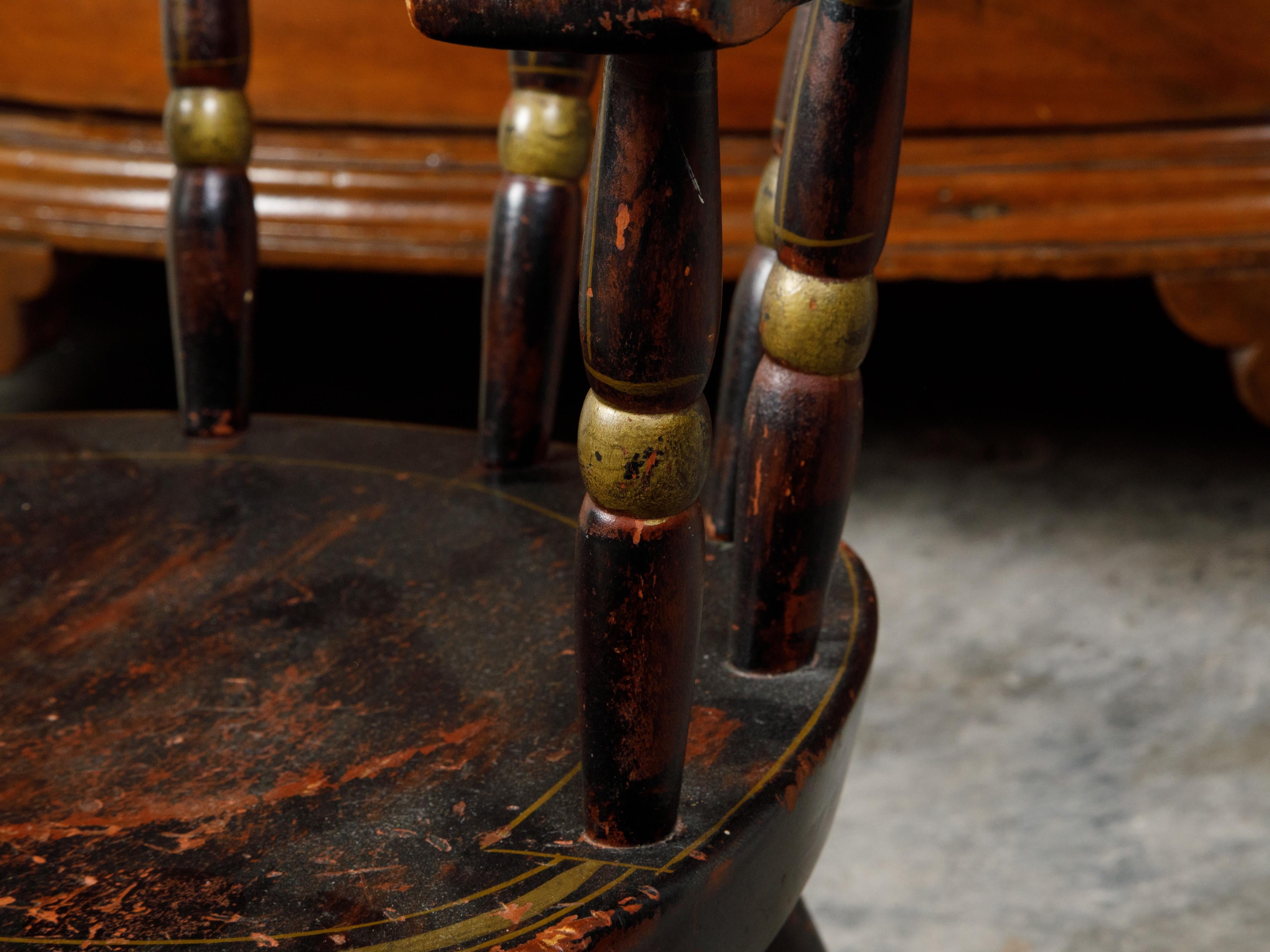 Amerikanischer Lambert Hitchcock's Child Chair aus dem 19. Jahrhundert mit schwarzen und goldenen Tönen im Zustand „Gut“ im Angebot in Atlanta, GA
