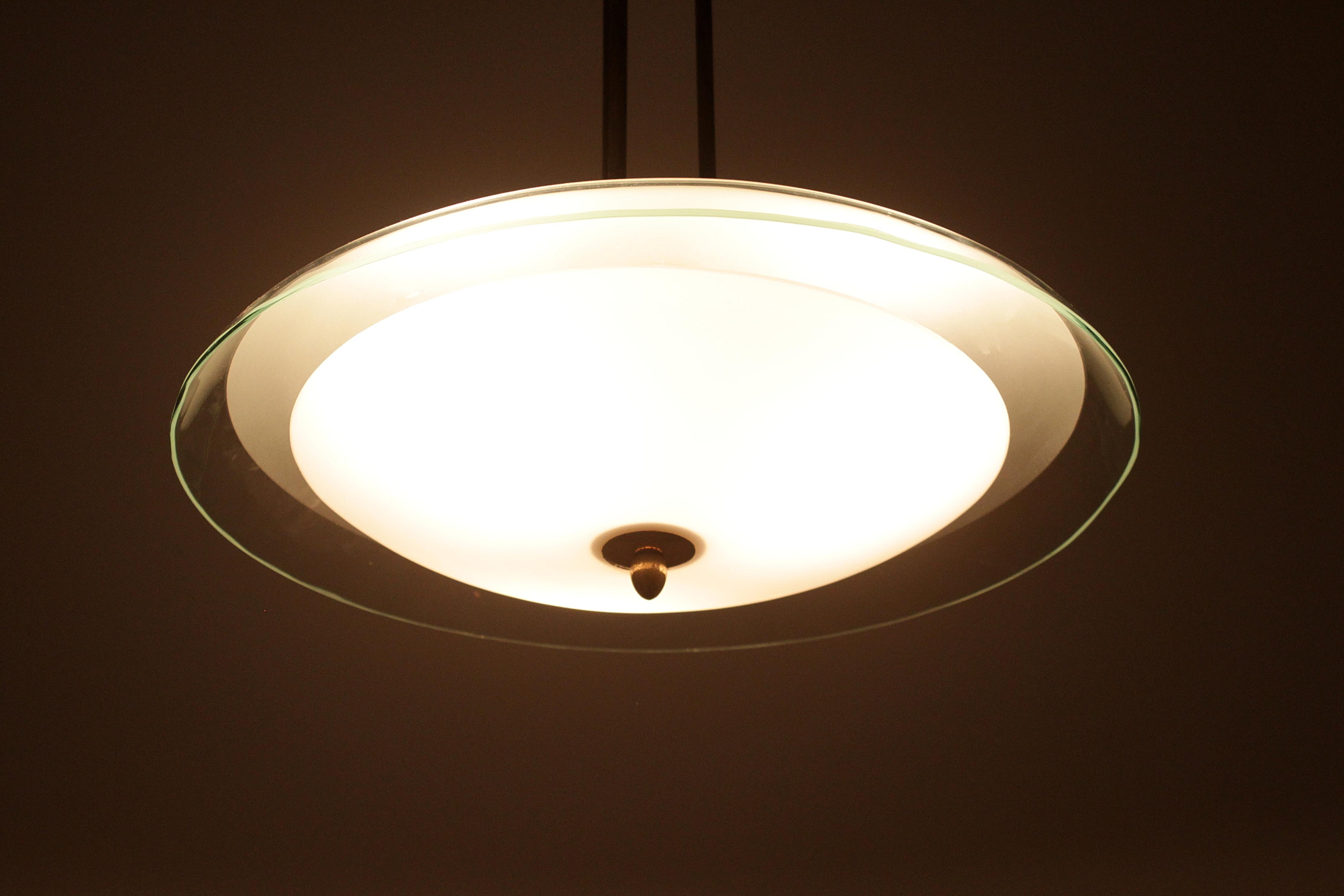 P. Chiesa for Fontana Arte (attr.) Brass & Curved Glass Chandelier 40s Italy For Sale 7