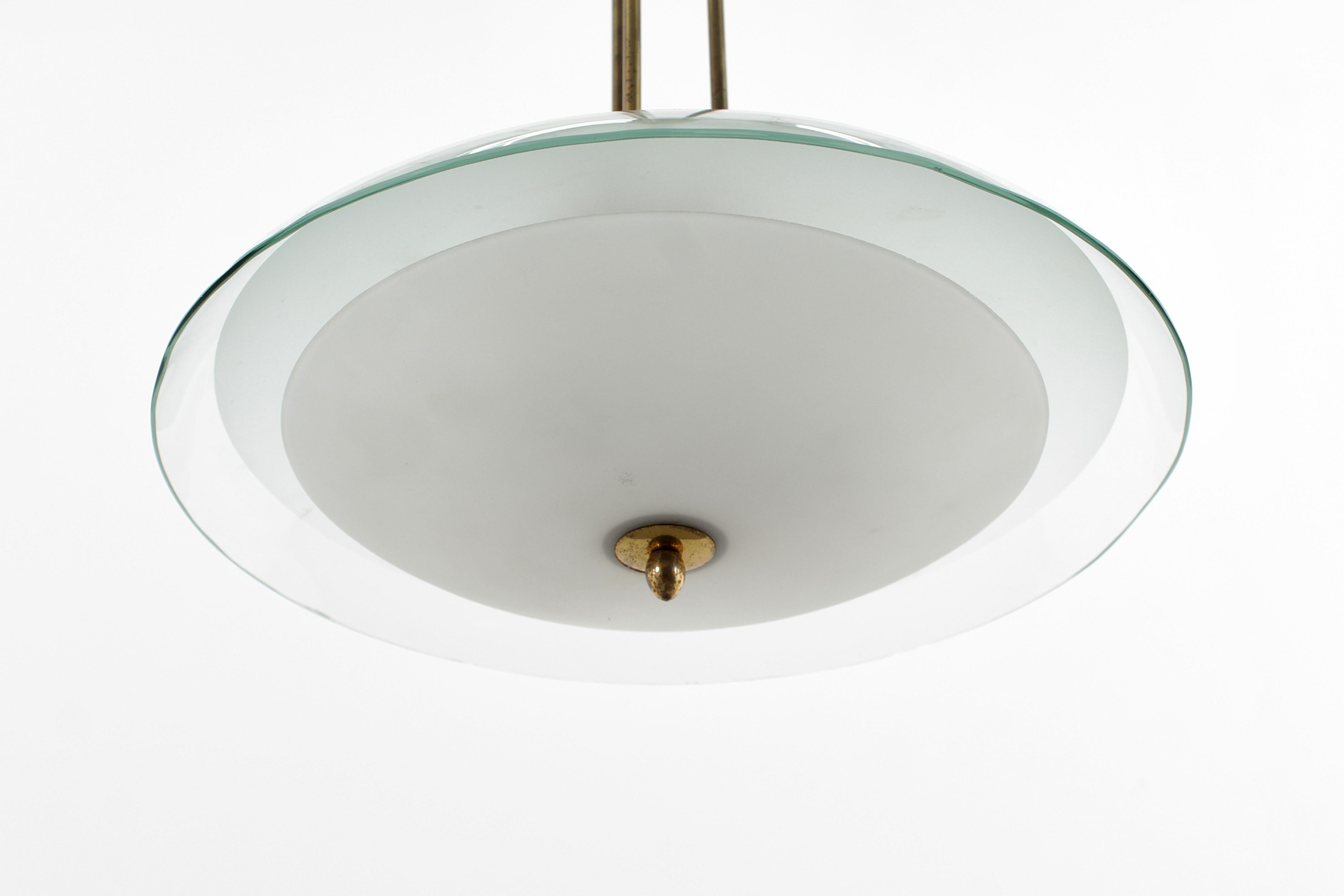 P. Chiesa for Fontana Arte (attr.) Brass & Curved Glass Chandelier 40s Italy In Good Condition For Sale In Palermo, IT