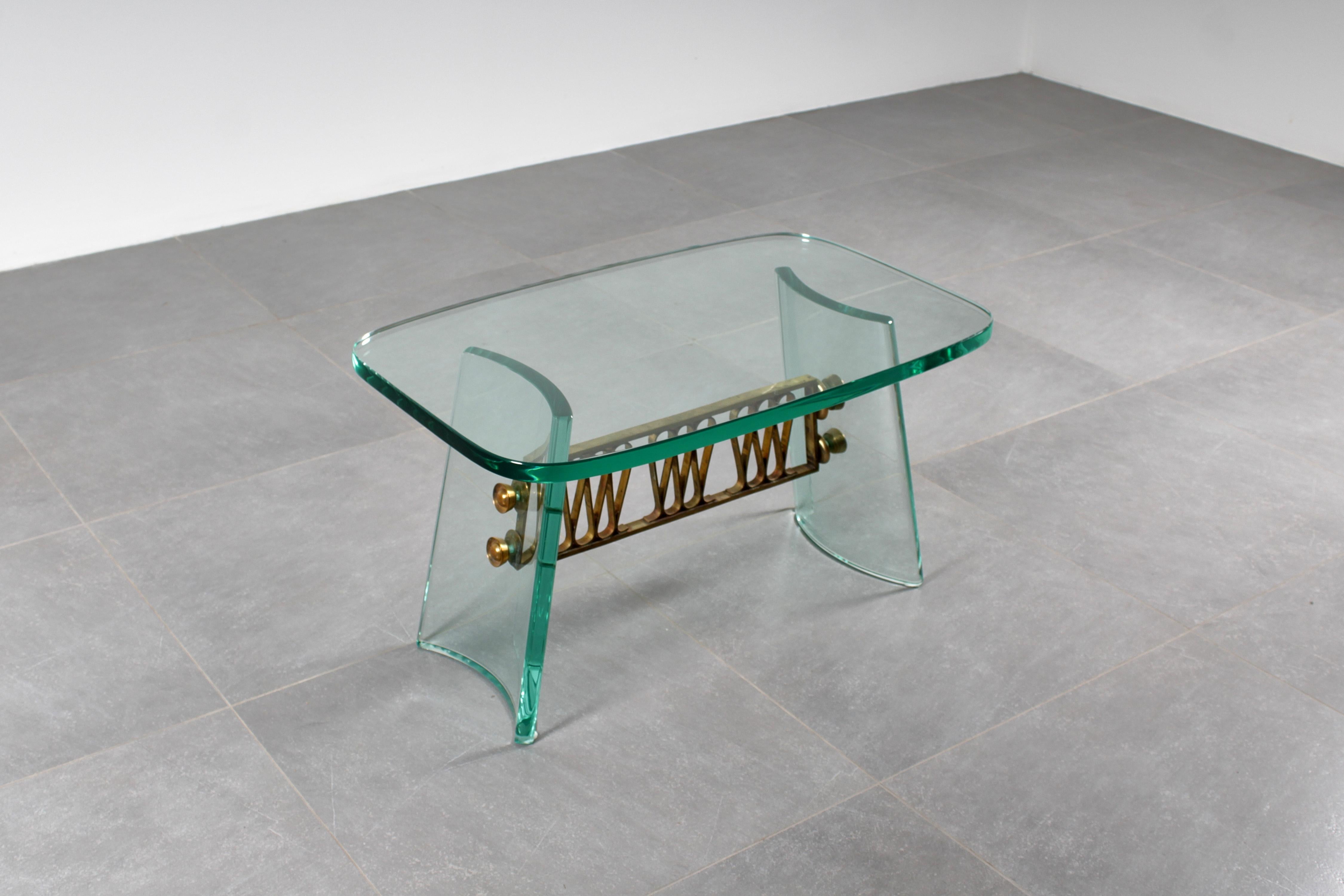 P. Chiesa für Fontana Arte: Couchtisch aus geschwungenem Glas und Messing, Italien, 40er-Jahre im Zustand „Gut“ im Angebot in Palermo, IT