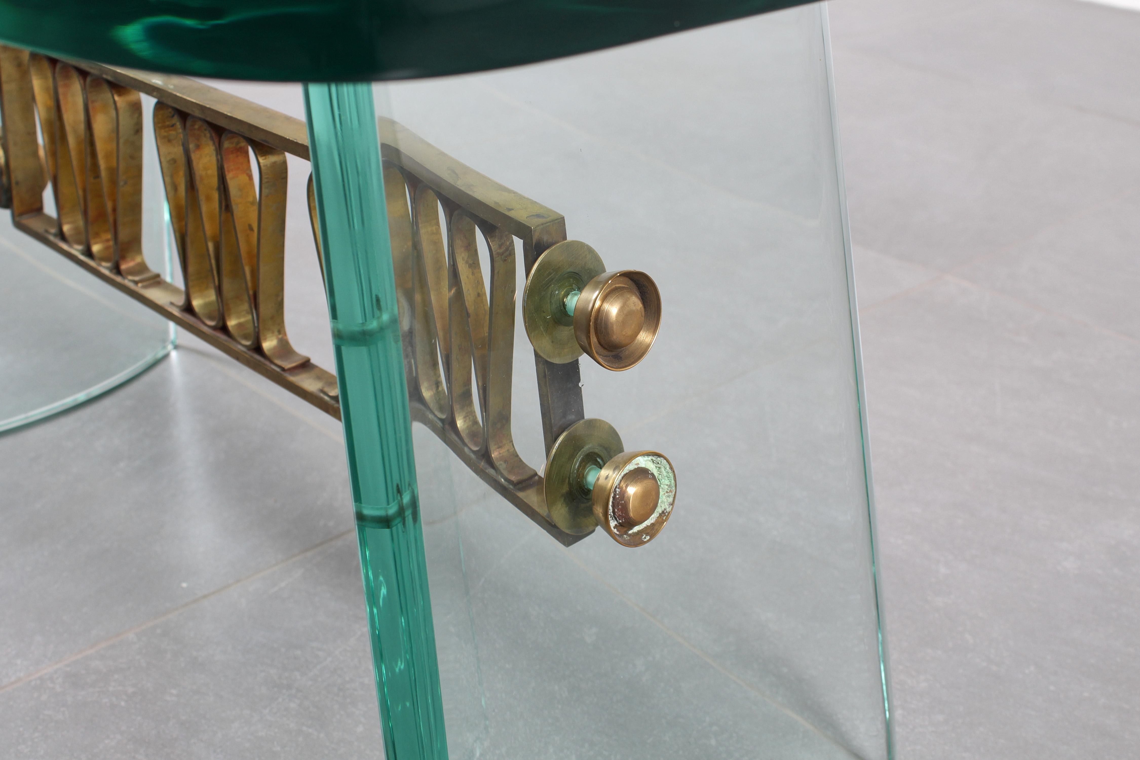 P. Chiesa für Fontana Arte: Couchtisch aus geschwungenem Glas und Messing, Italien, 40er-Jahre im Angebot 1
