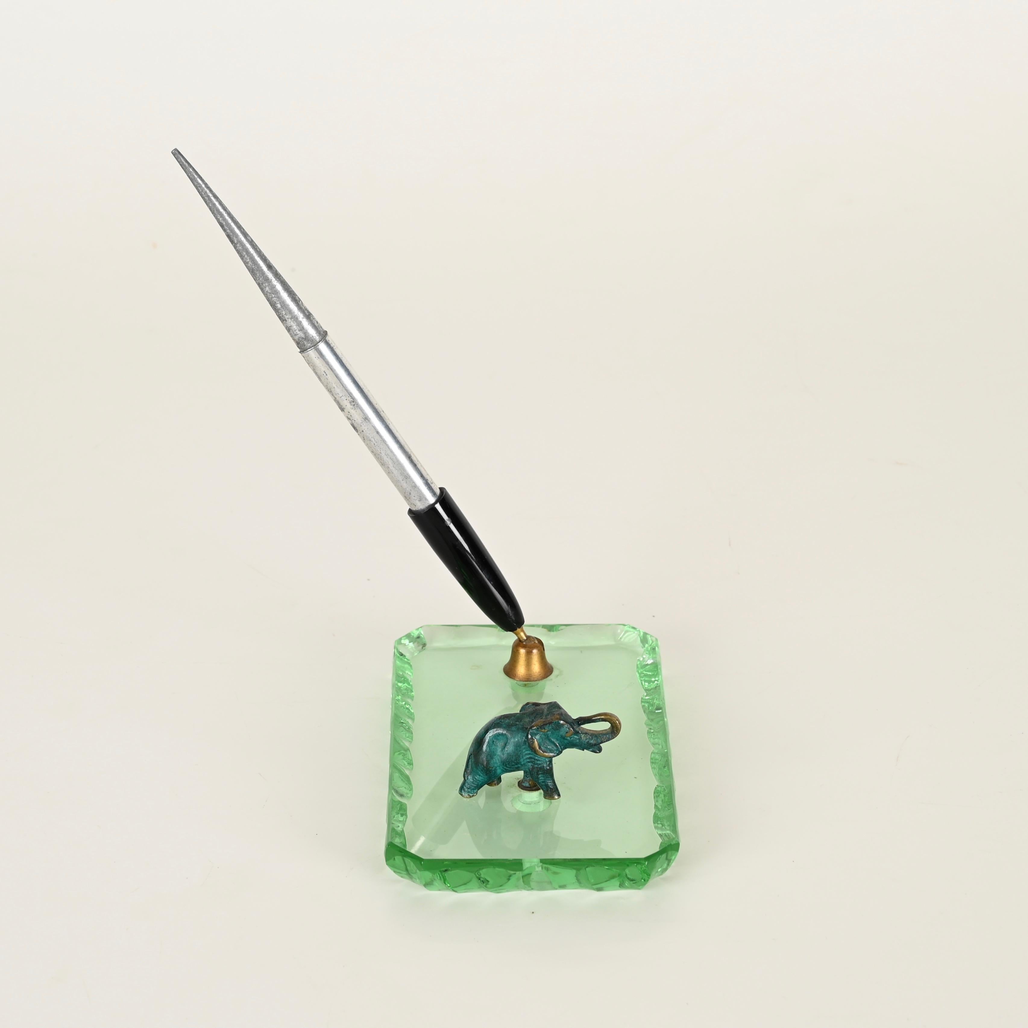 P. Chiesa Portapenne in vetro verde Nilo e bronzo di Fontana Arte, Italia anni '40 in vendita 2