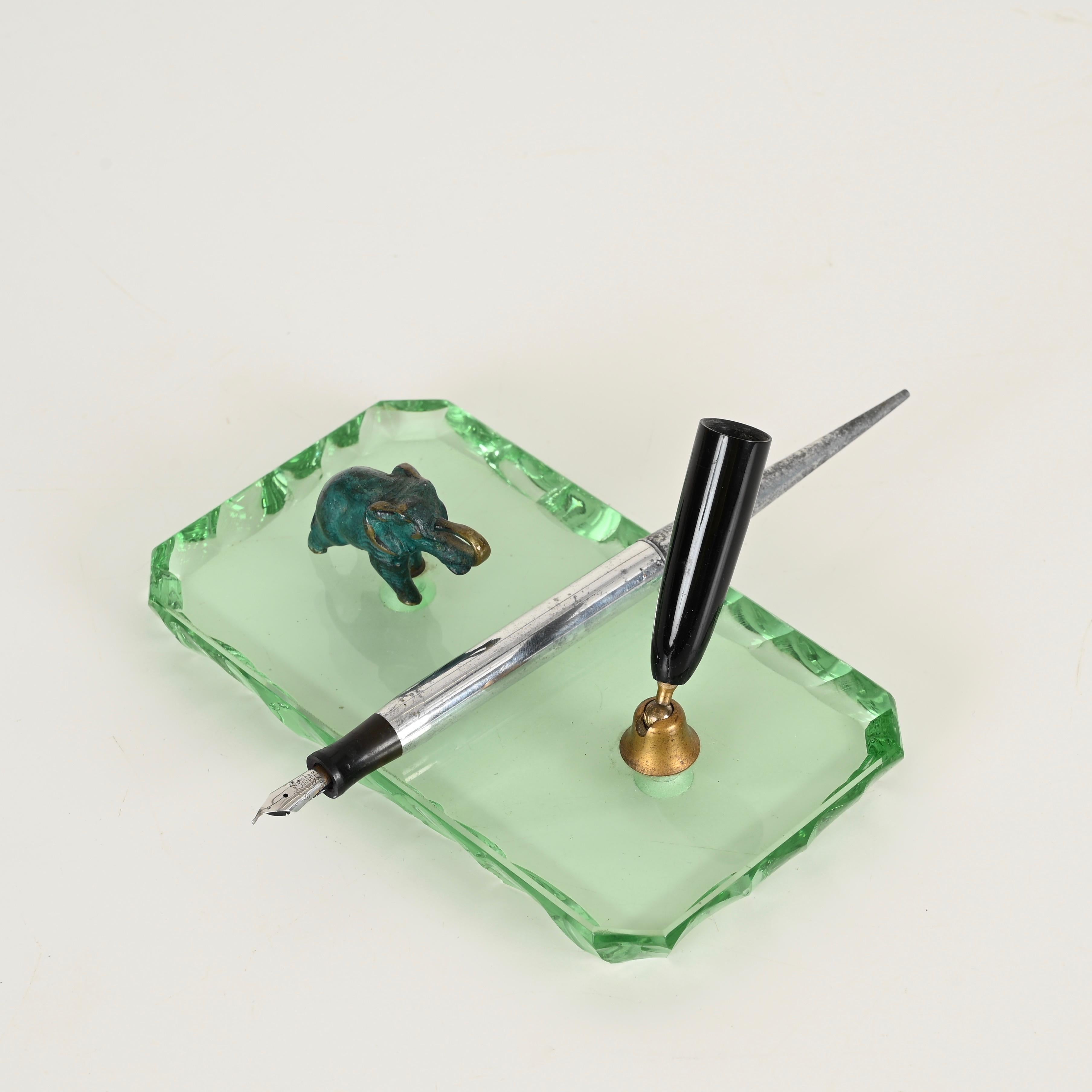 P. Chiesa Portapenne in vetro verde Nilo e bronzo di Fontana Arte, Italia anni '40 in vendita 6