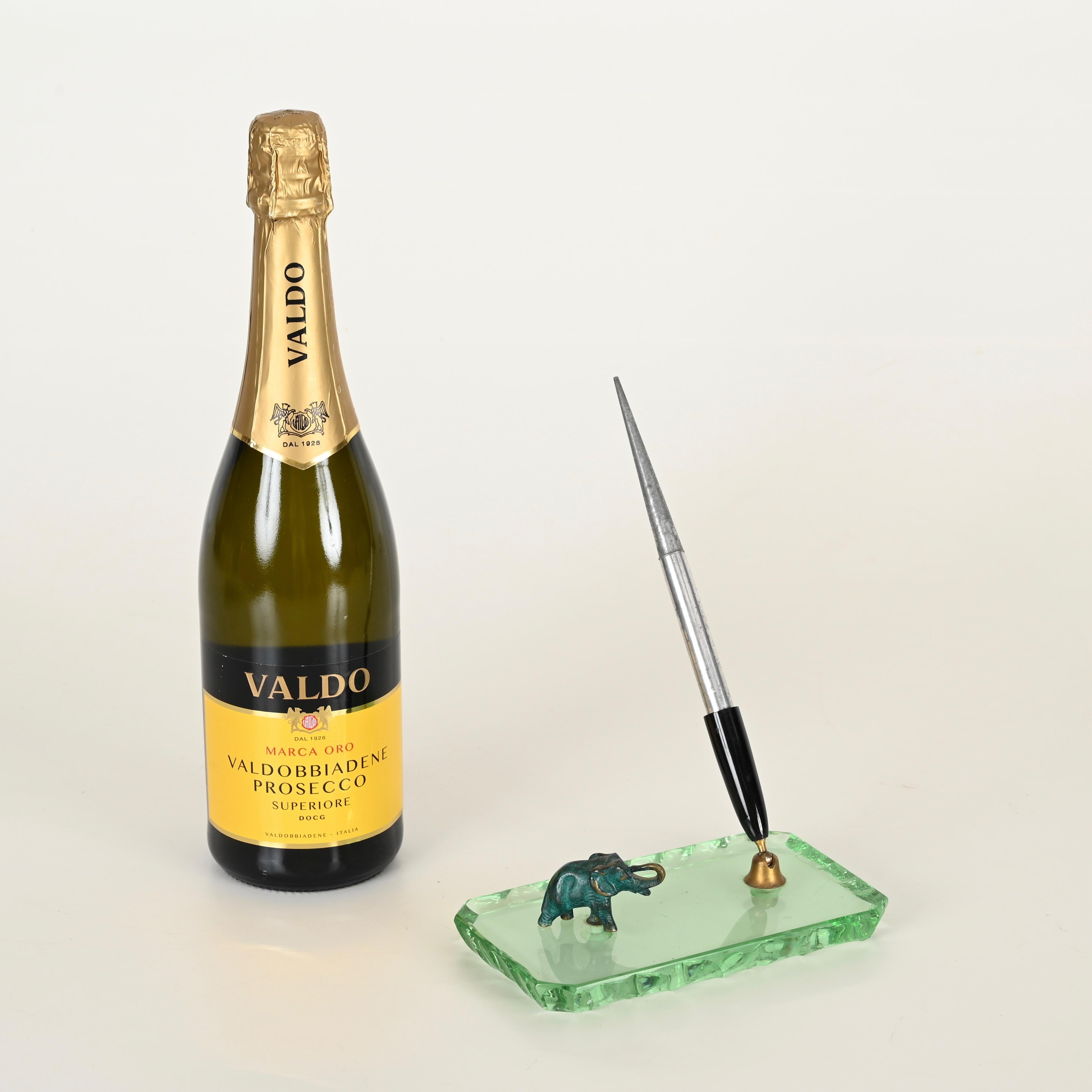 P. Chiesa Portapenne in vetro verde Nilo e bronzo di Fontana Arte, Italia anni '40 in vendita 1