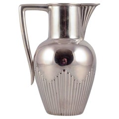P. Hertz, platero danés. Gran jarra Art Nouveau de plata 830.