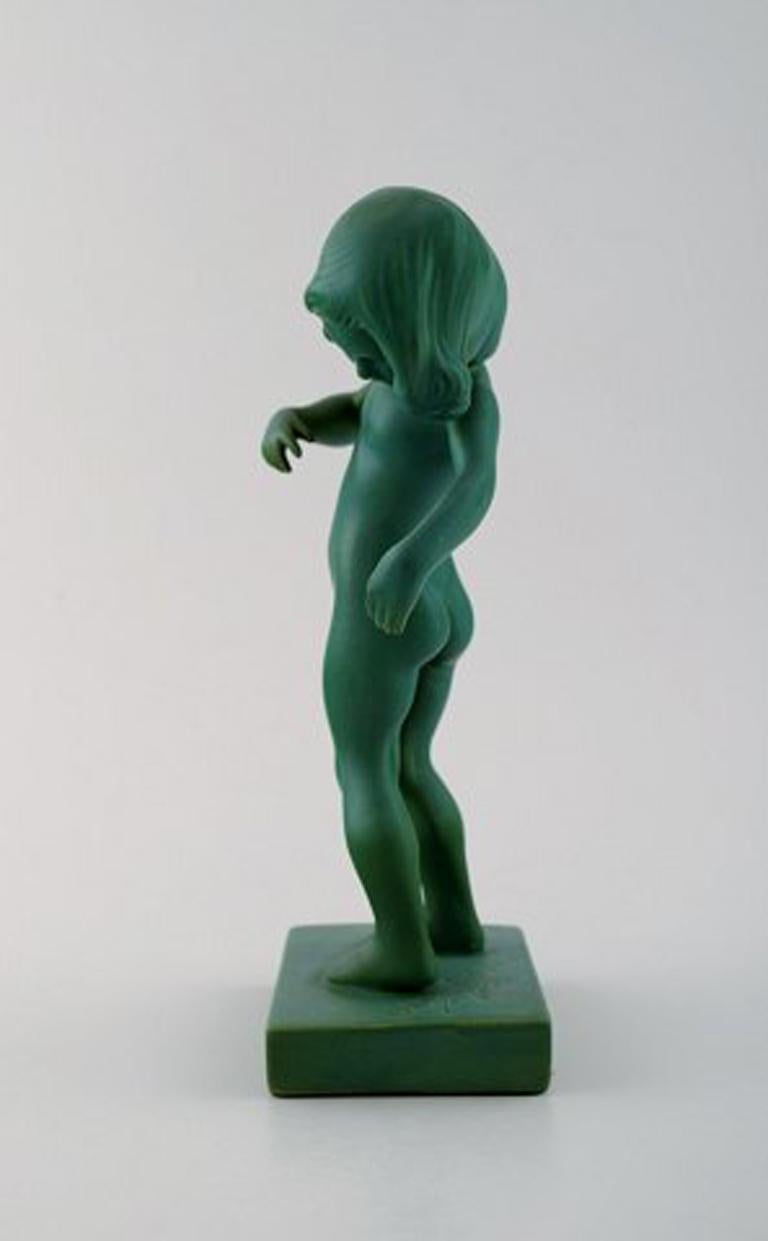 P. Ipsen's, Denmark jade green girl no. 888. Venus Kalipygos, Design Kai Nielsen.
Measures 21 cm.
Denmark, circa 1940s.
In perfect condition.