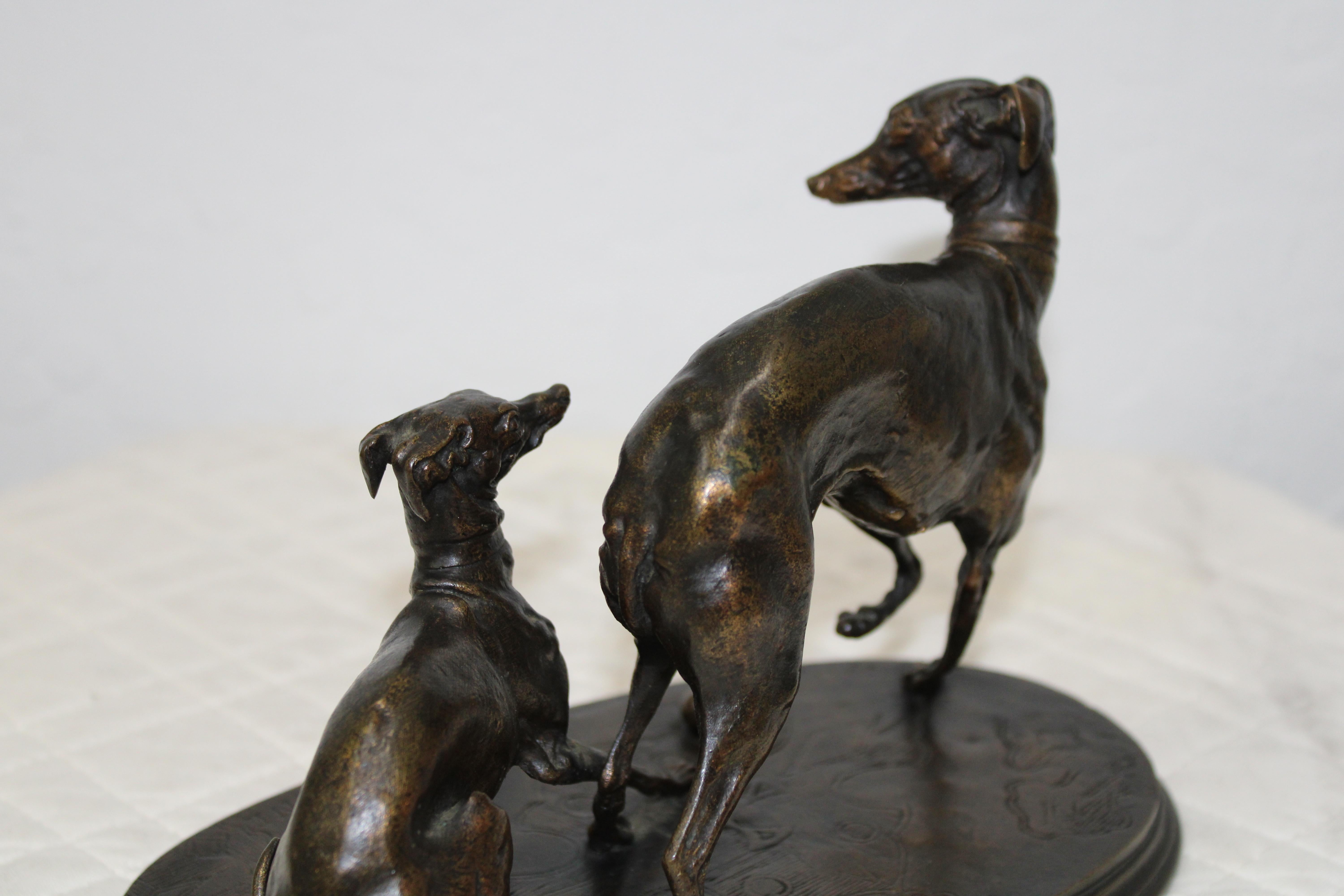 20ième siècle P. J Mene - Deux chiens de lévrier avec boule, signé en vente