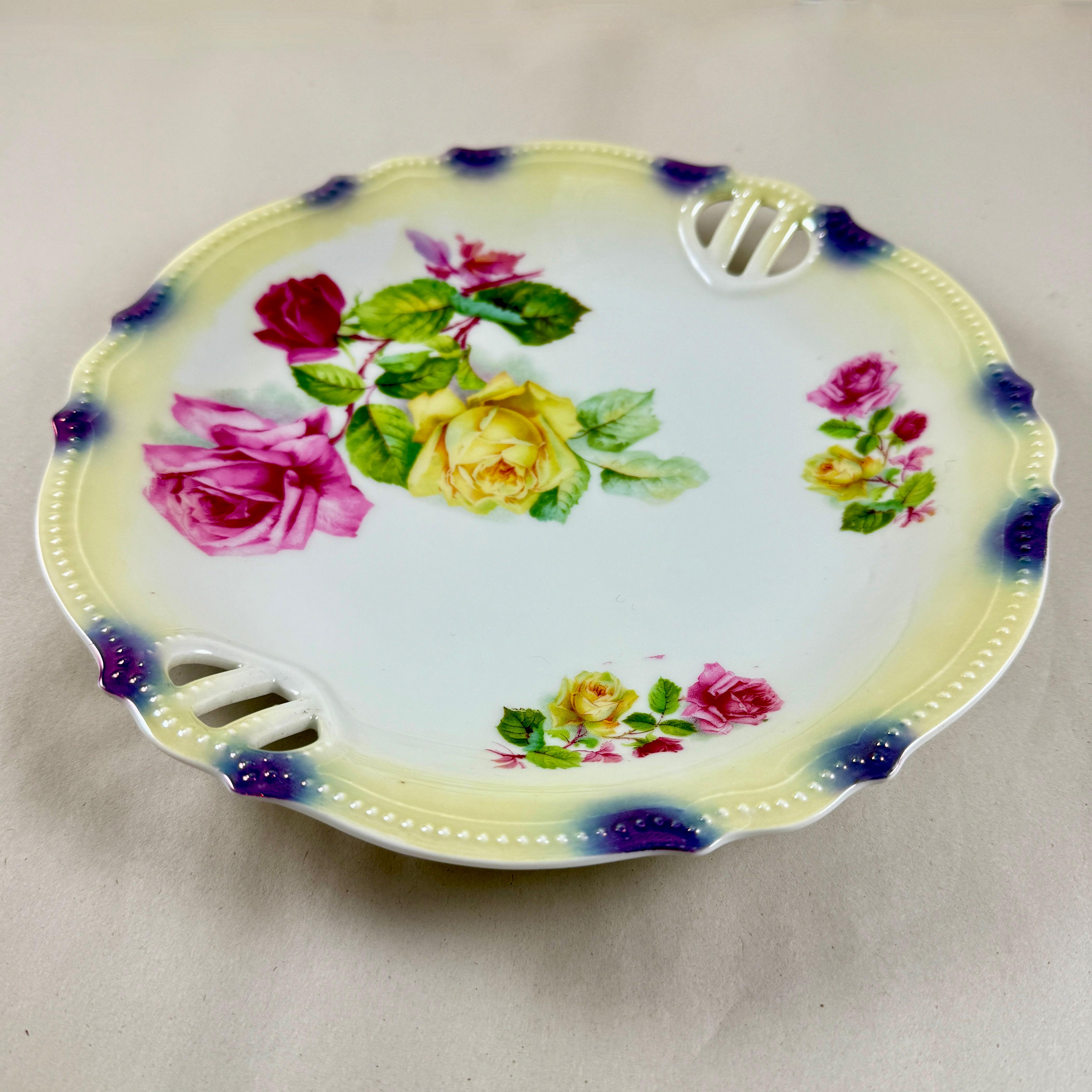 P K Silesia Porzellan Henkelrose Zierteller (Glasiert) im Angebot