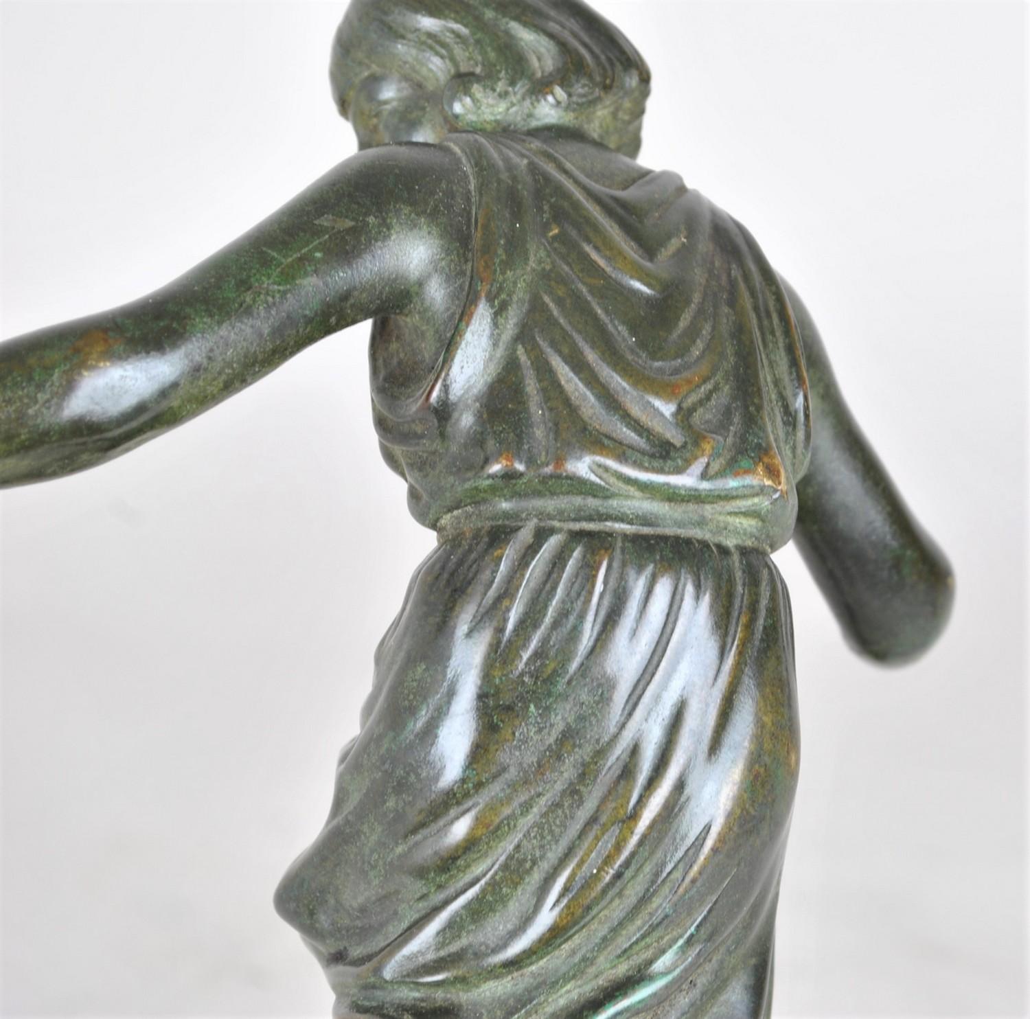 P Le Faguays, Femme avec la boule, signé Bronze, Art Déco, 20ème siècle 5
