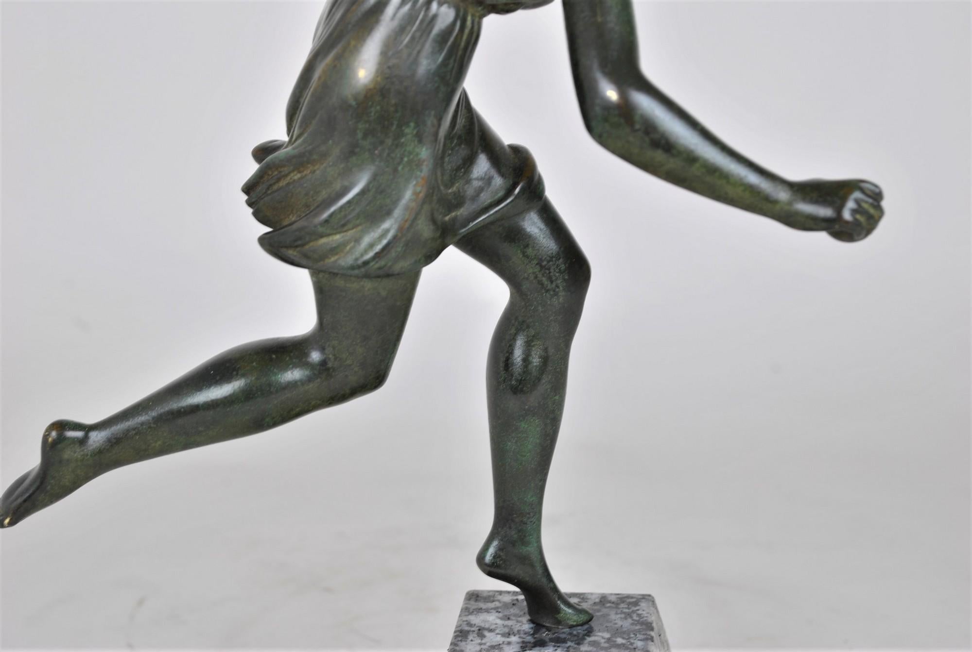 P Le Faguays, Woman with the Ball, Signed Bronze, Art Deco, 20th Century 10