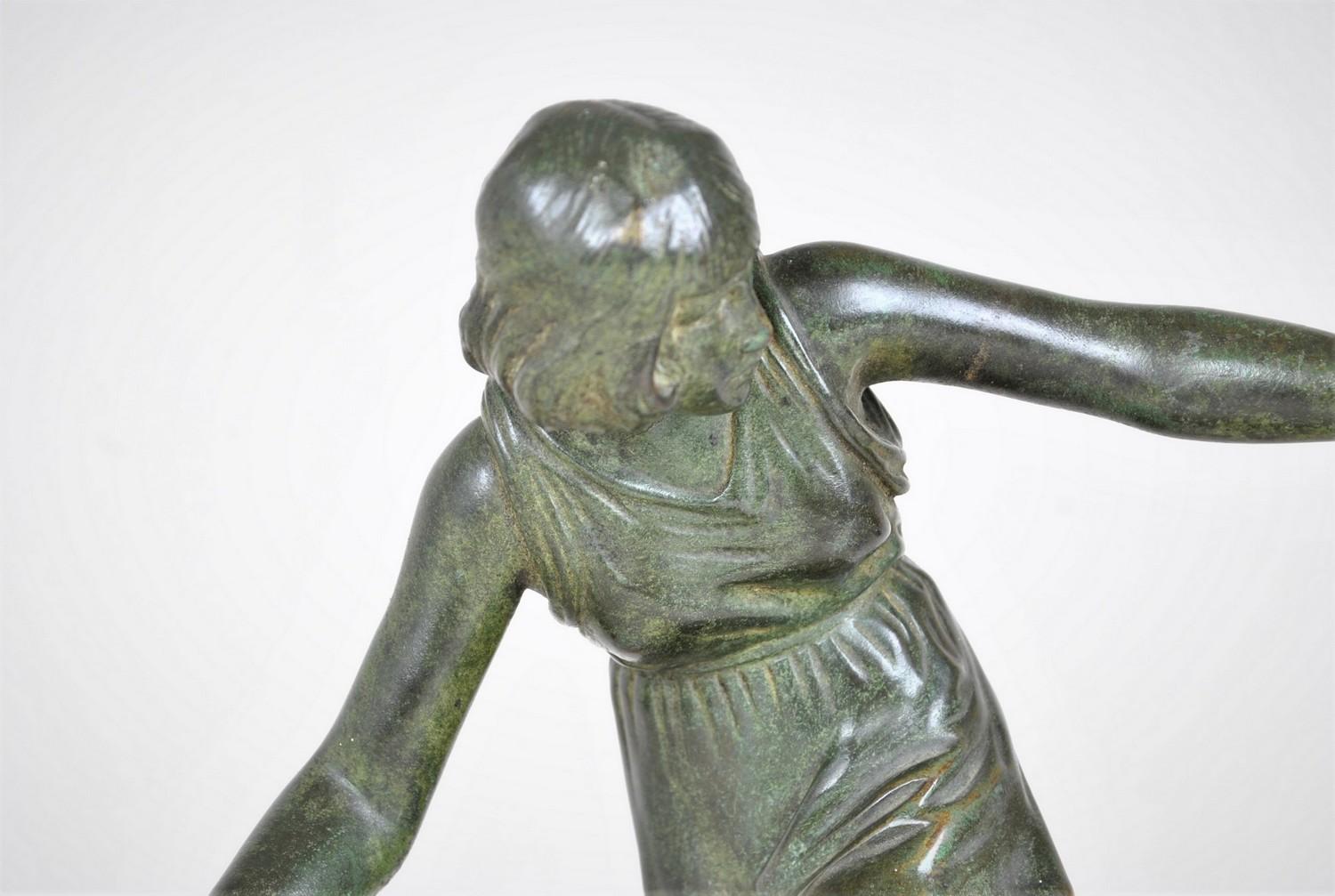 P Le Faguays, Femme avec la boule, signé Bronze, Art Déco, 20ème siècle 12