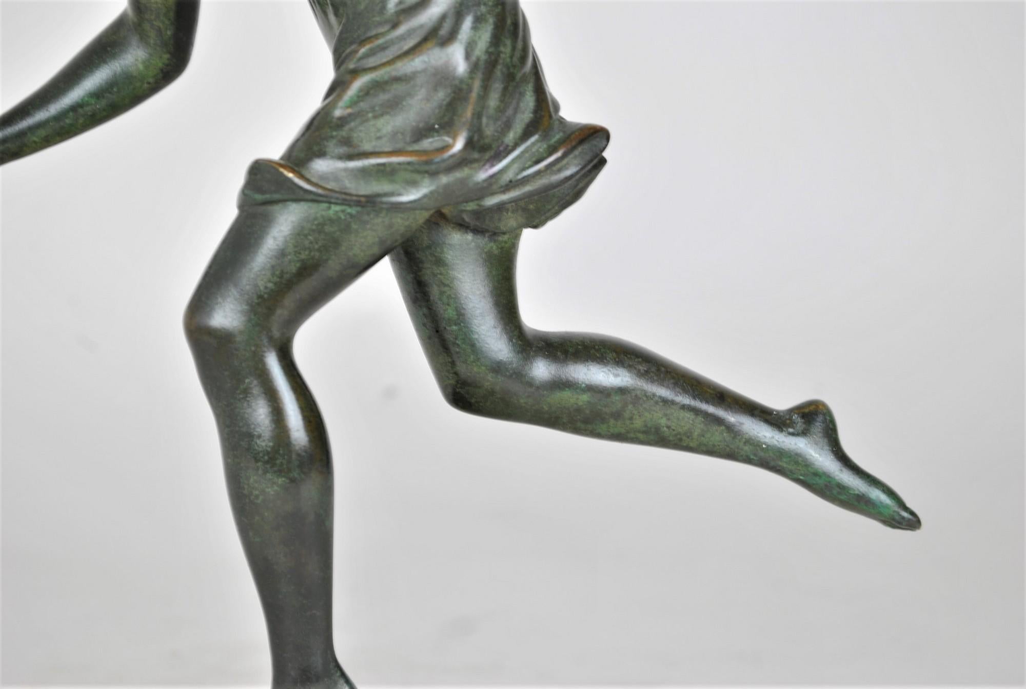 P Le Faguays, Woman with the Ball, Signed Bronze, Art Deco, 20th Century 3