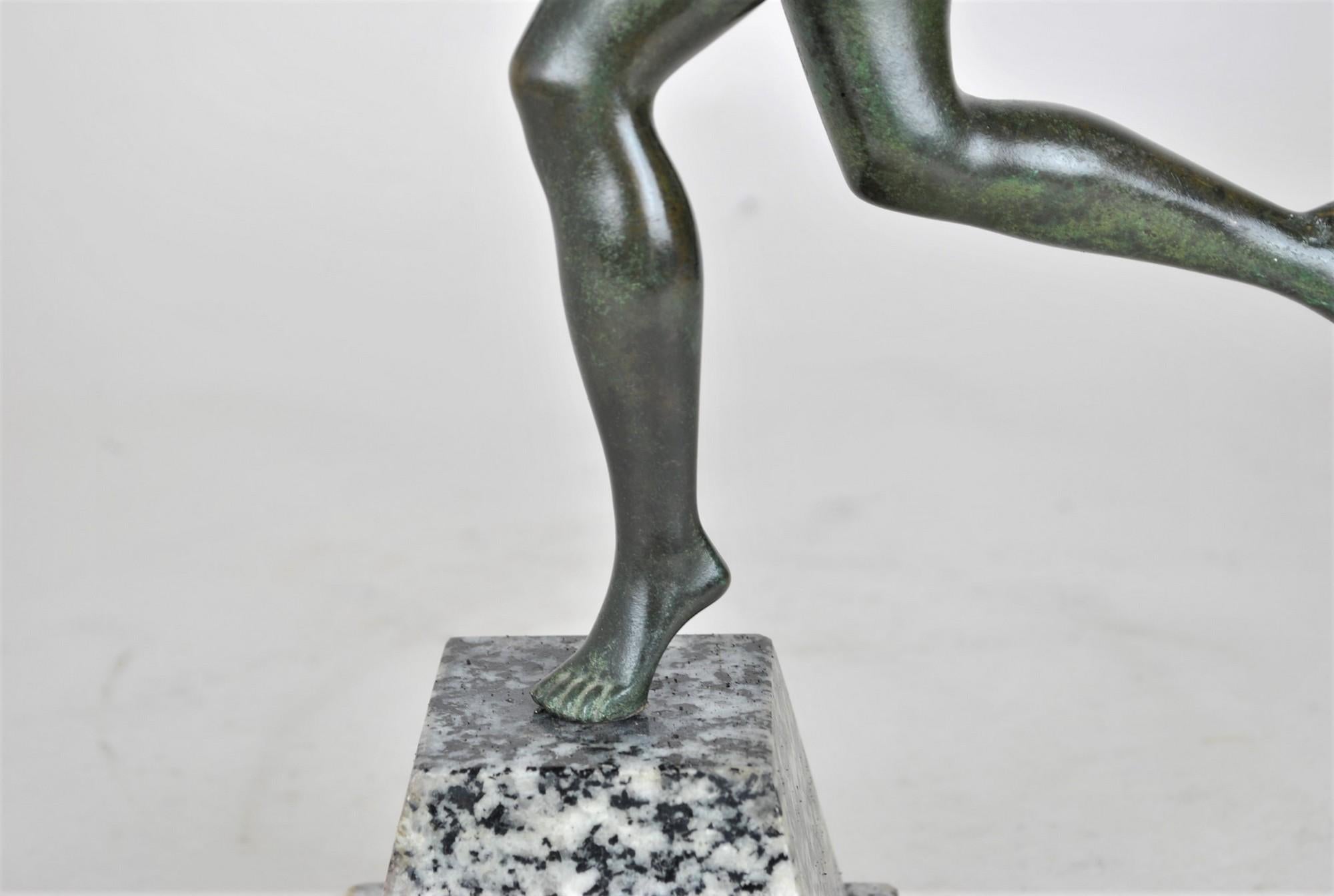 P Le Faguays, Woman with the Ball, Signed Bronze, Art Deco, 20th Century 4