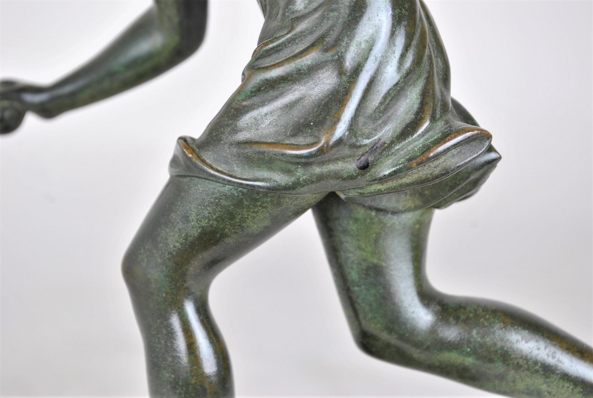 P Le Faguays, Woman with the Ball, Signed Bronze, Art Deco, 20th Century 5