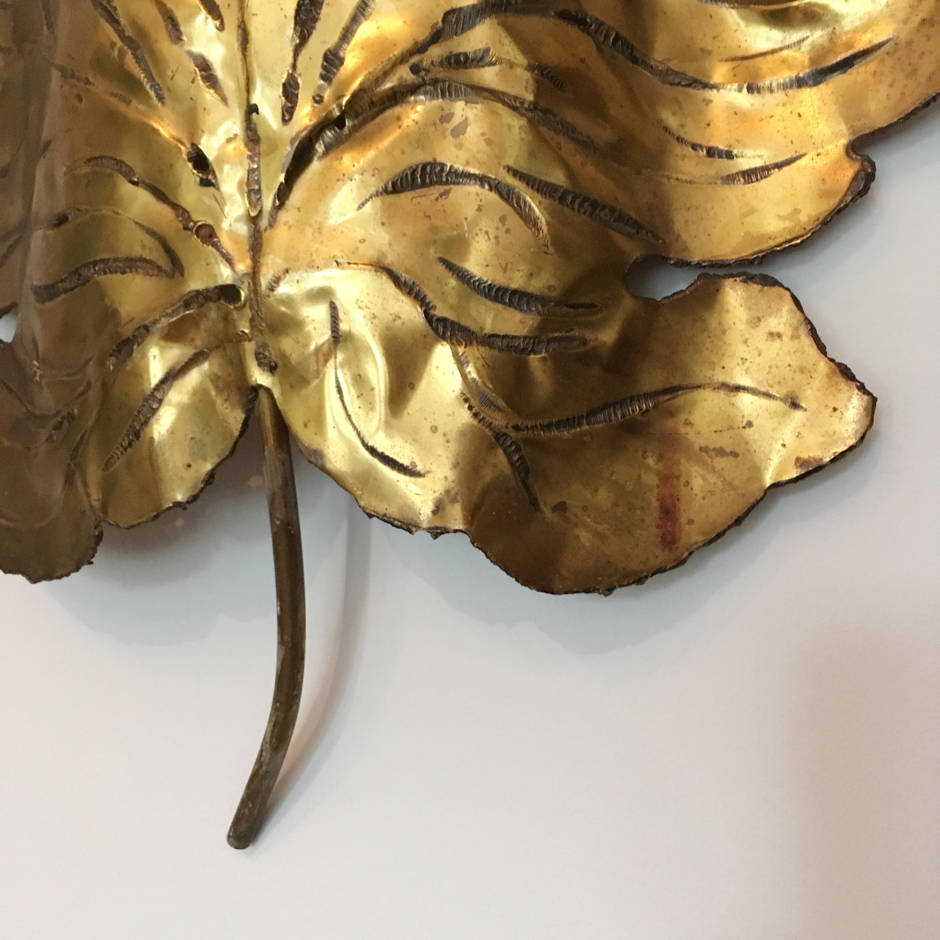 P. Mas-Rossi Brass Leaf Wall Light, circa 1950s In Good Condition In Hastings, GB
