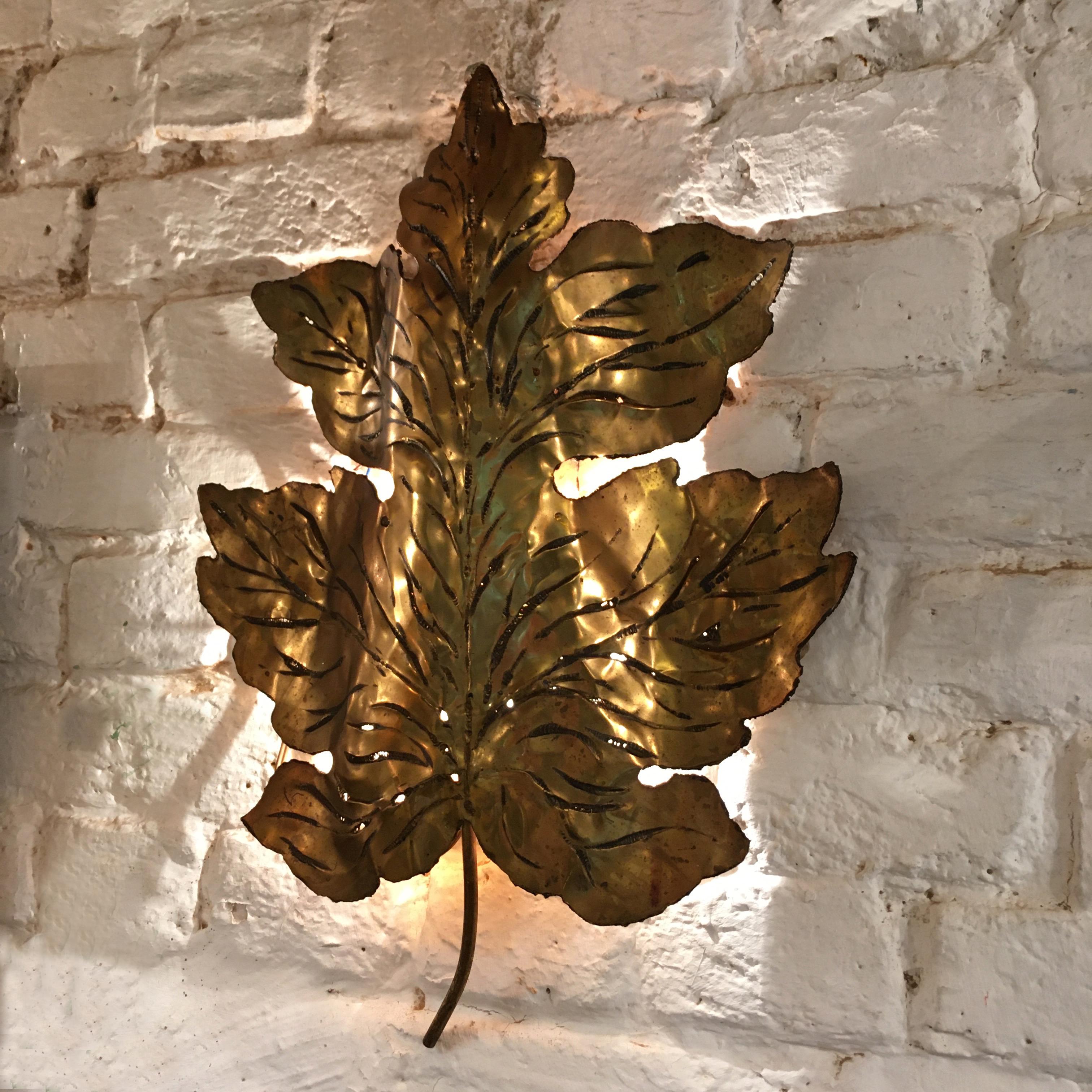 20th Century P. Mas-Rossi Brass Leaf Wall Light, circa 1950s