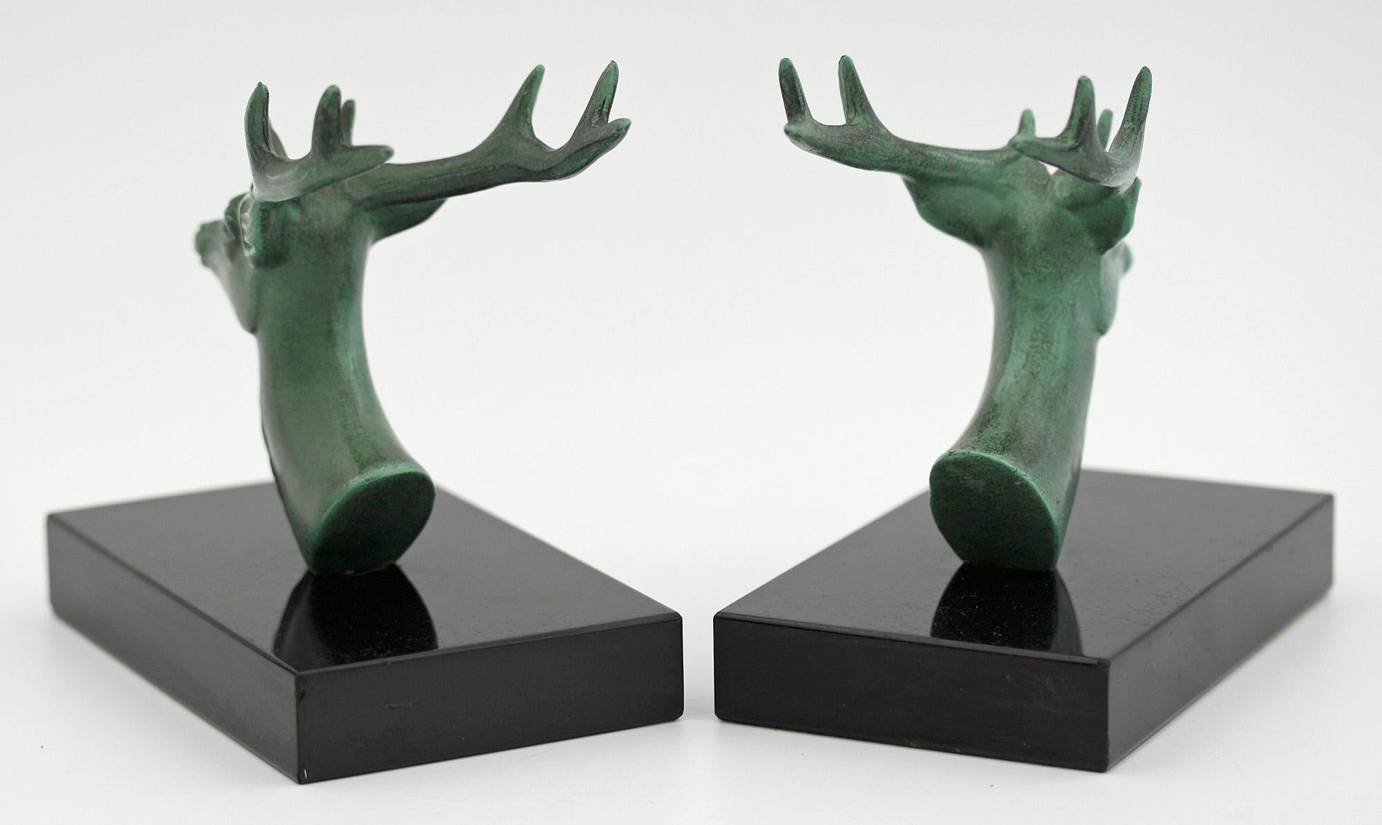 P Mimaux French Art Deco Green Patinated Stag Head Bookends In Good Condition In Bishop's Stortford, Hertfordshire