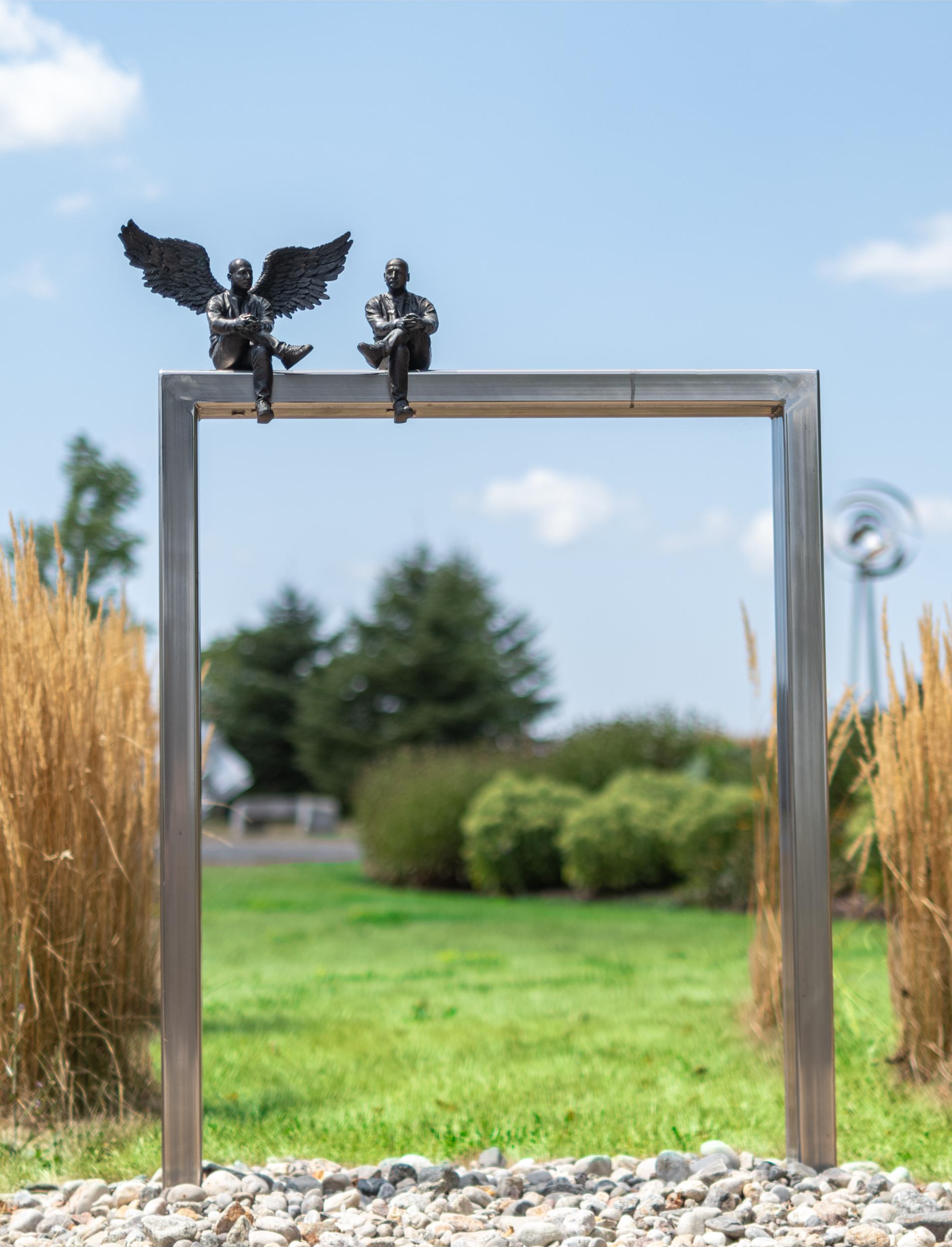 Conversation - surréaliste, contemporaine, figurative, bronze, sculpture d'extérieur - Sculpture de Roch Smith