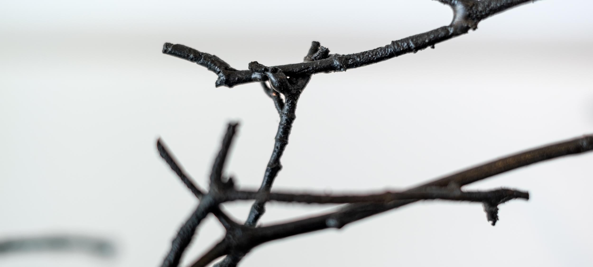 Saludo - escultura surrealista, abstracta, figurativa, masculina, bronce en venta 4