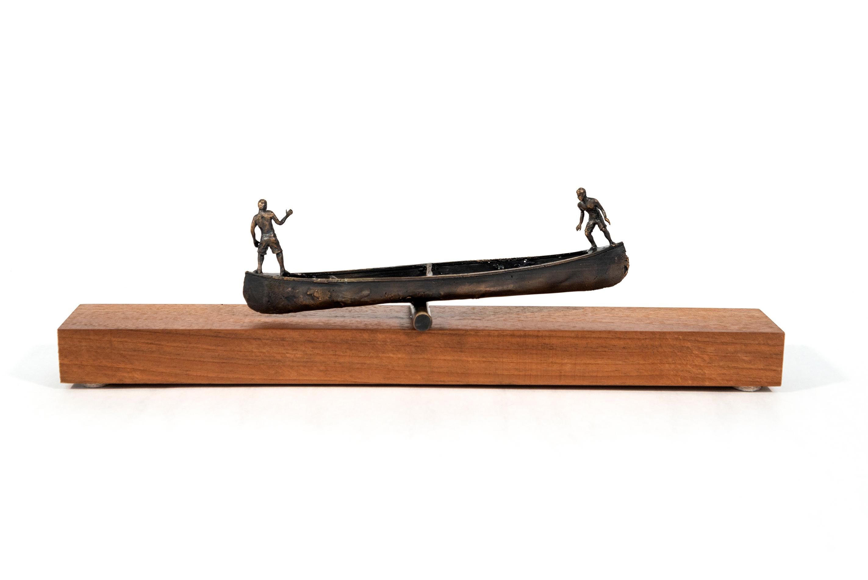 Gunnel Bobbing 1/3 - surrealista, canoa, figurativa, madera, bronce, escultura - Sculpture Contemporáneo de Roch Smith