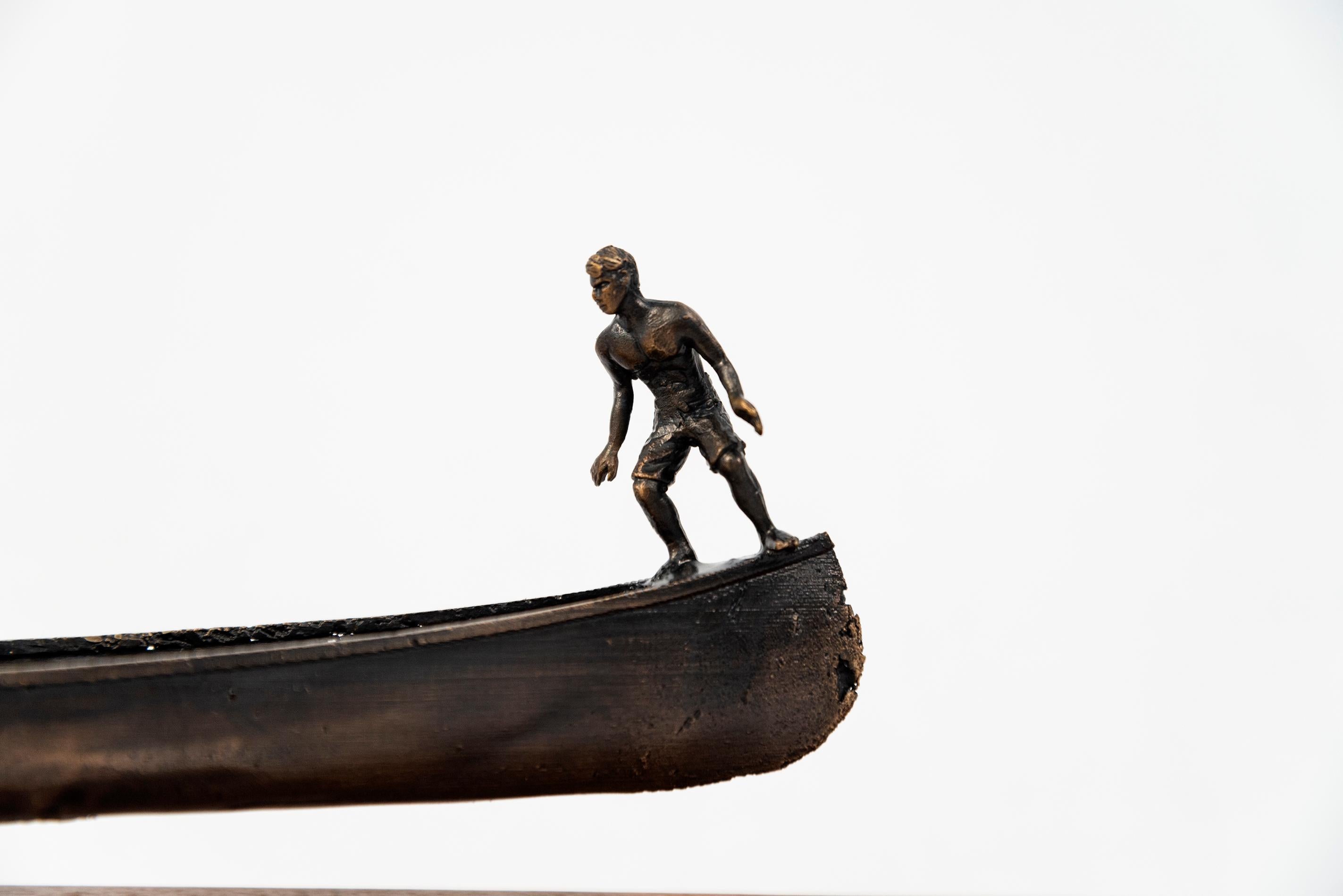 Gunnel Bobbing 1/3 - surrealista, canoa, figurativa, madera, bronce, escultura en venta 1