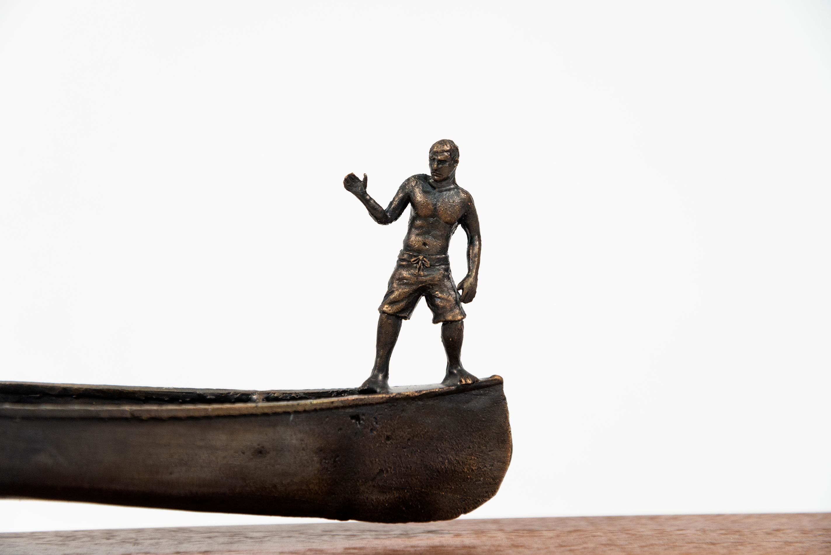 Gunnel Bobbing 1/3 - surrealista, canoa, figurativa, madera, bronce, escultura en venta 2