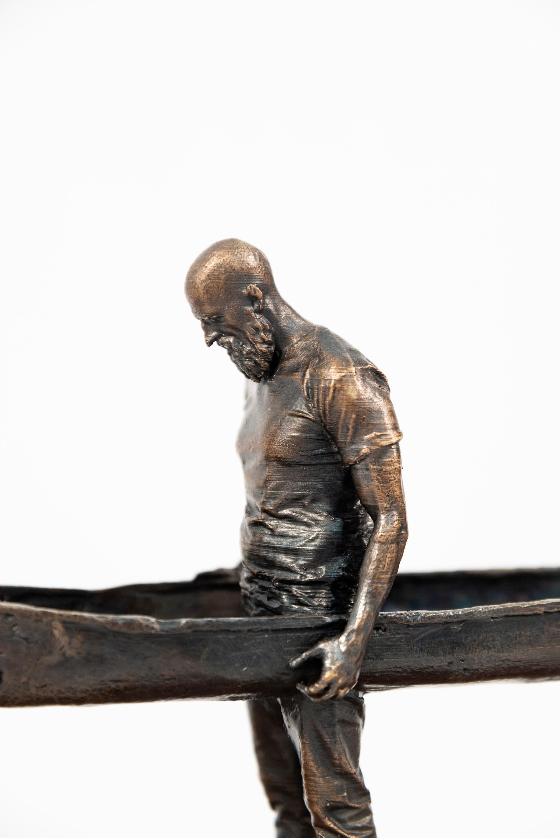 Wood 1/3 - petit, surréaliste, canoë, homme, figuratif, bois, bronze, sculpture en vente 1