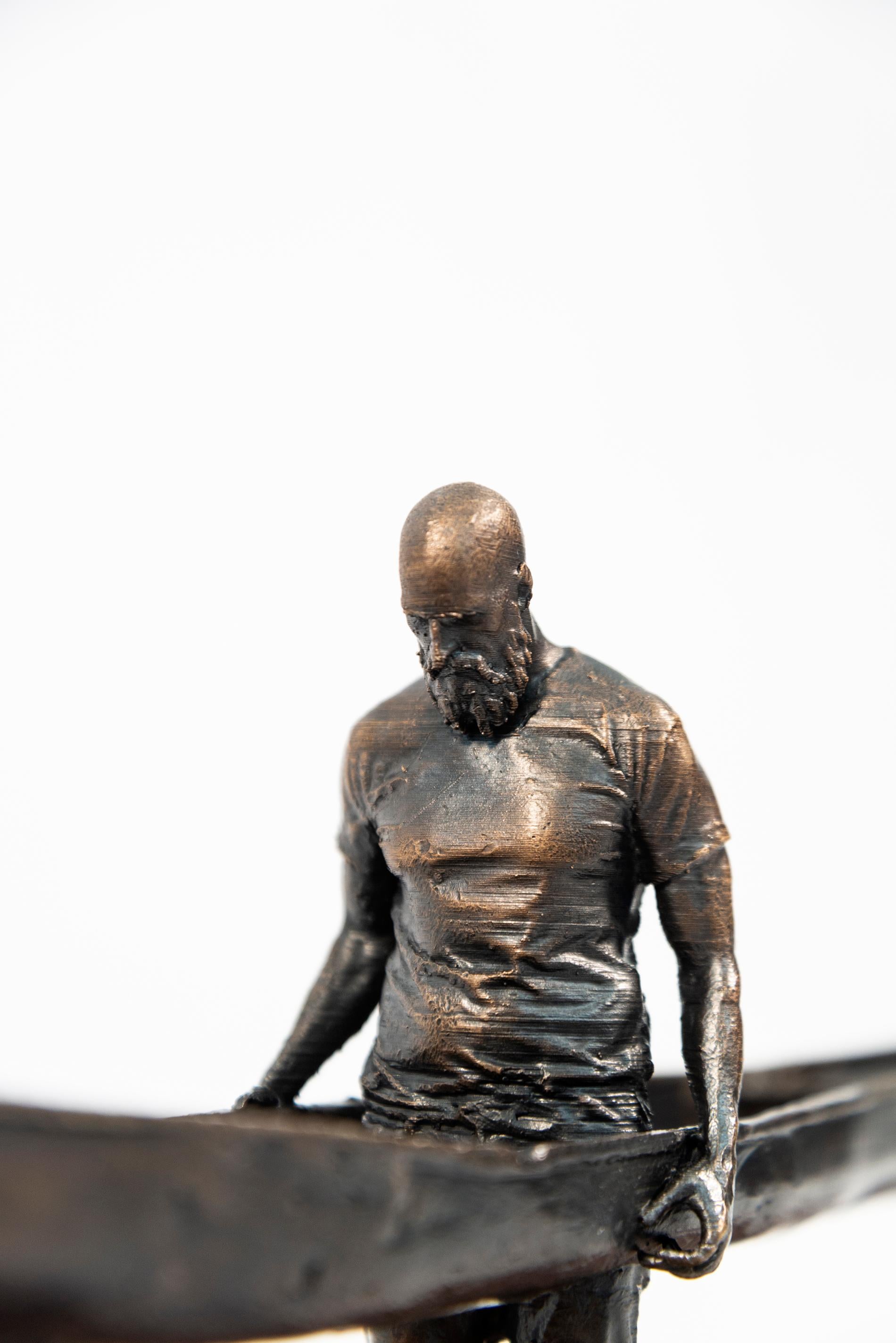 Wood 1/3 - petit, surréaliste, canoë, homme, figuratif, bois, bronze, sculpture en vente 2