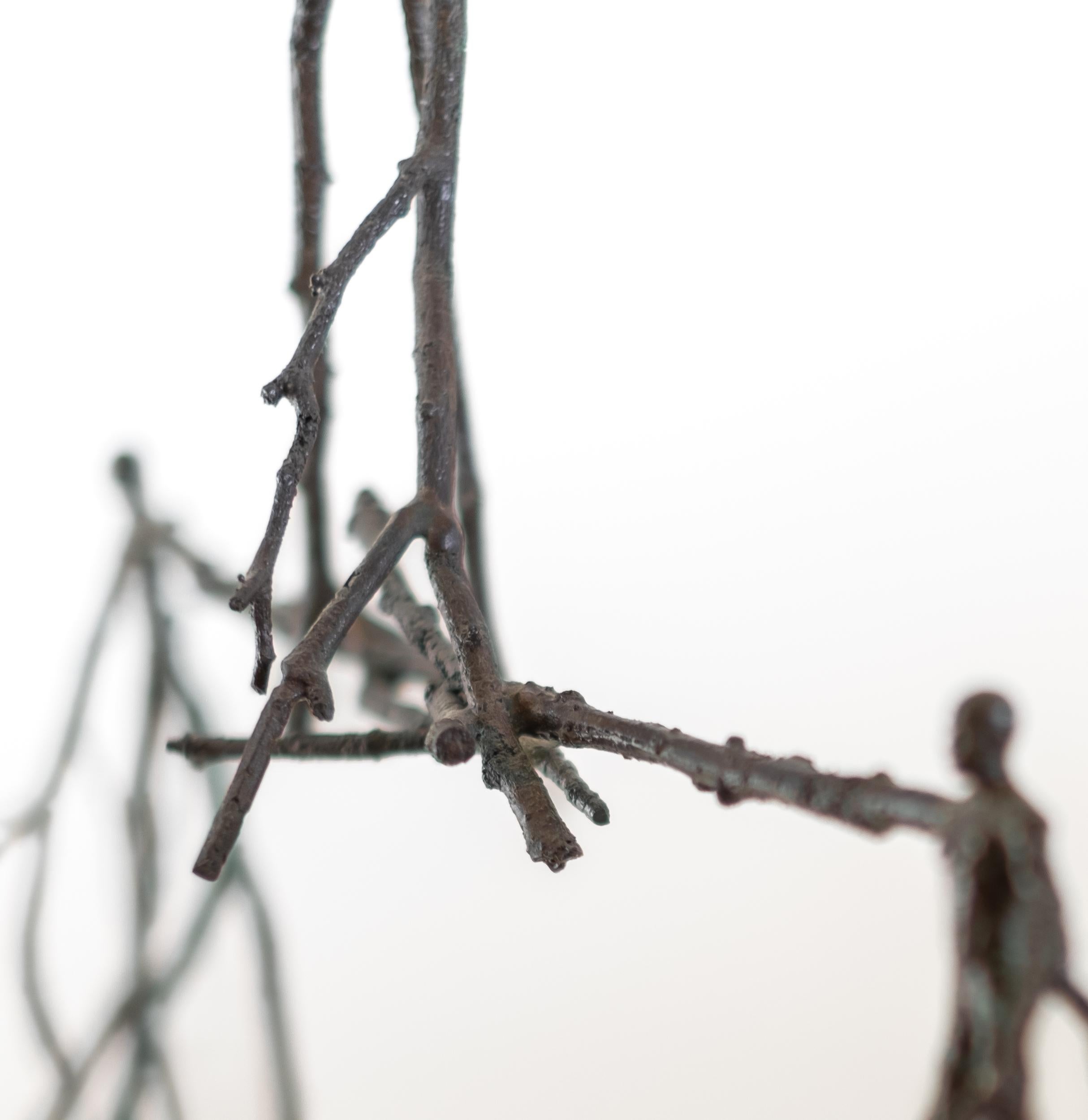 Apuntalamiento caprichoso - escultura surrealista, abstracta, figurativa masculina, bronce en venta 5