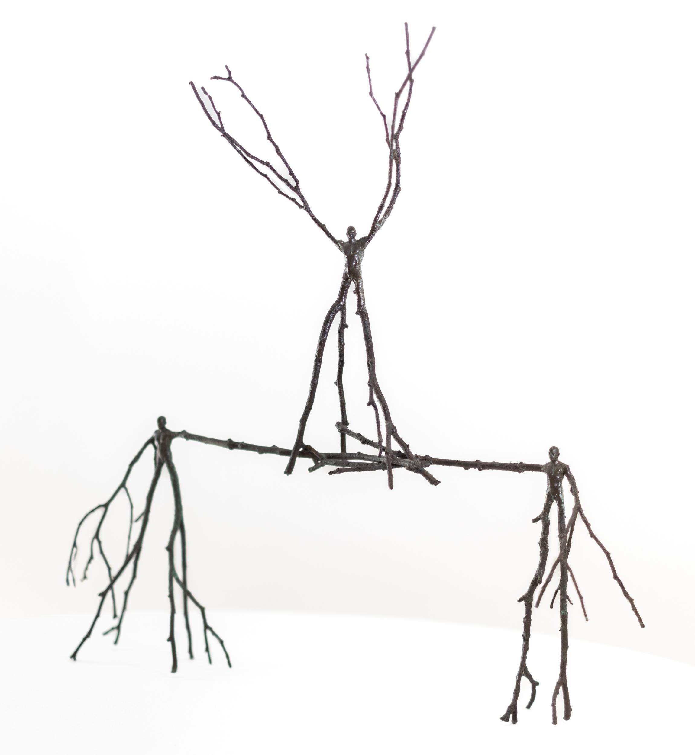 Apuntalamiento caprichoso - escultura surrealista, abstracta, figurativa masculina, bronce - Sculpture de Roch Smith