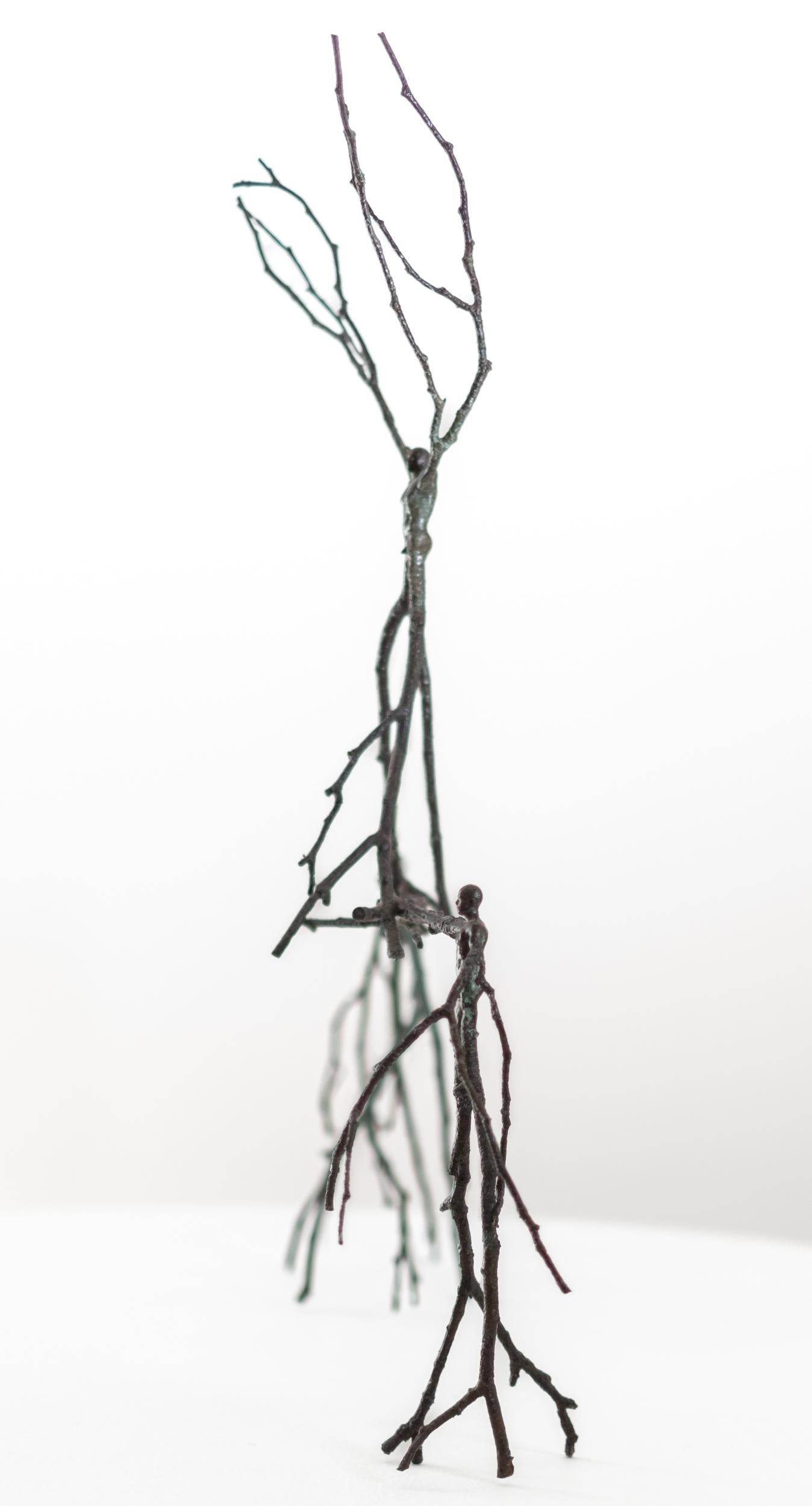 Apuntalamiento caprichoso - escultura surrealista, abstracta, figurativa masculina, bronce - Sculpture Contemporáneo de Roch Smith