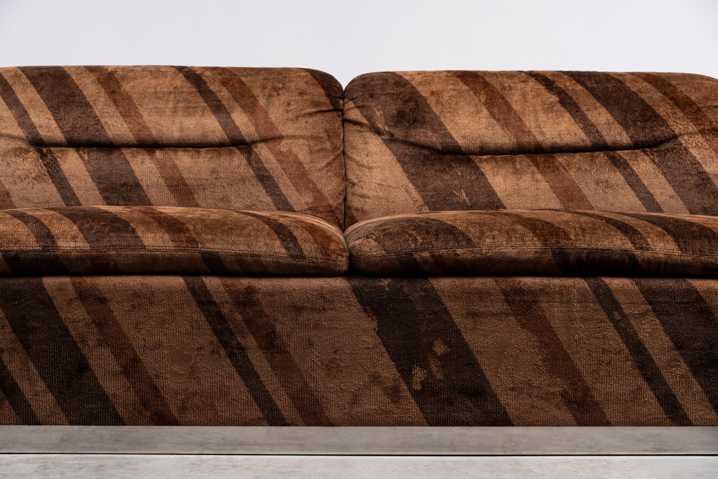P10 Modular Sofa Group by Proposals - Giovanni Offredi For Sale 1