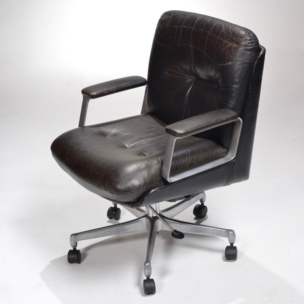 Late 20th Century P128 Office Chair by Osvaldo Borsani for Tecno, Italy, circa 1970s