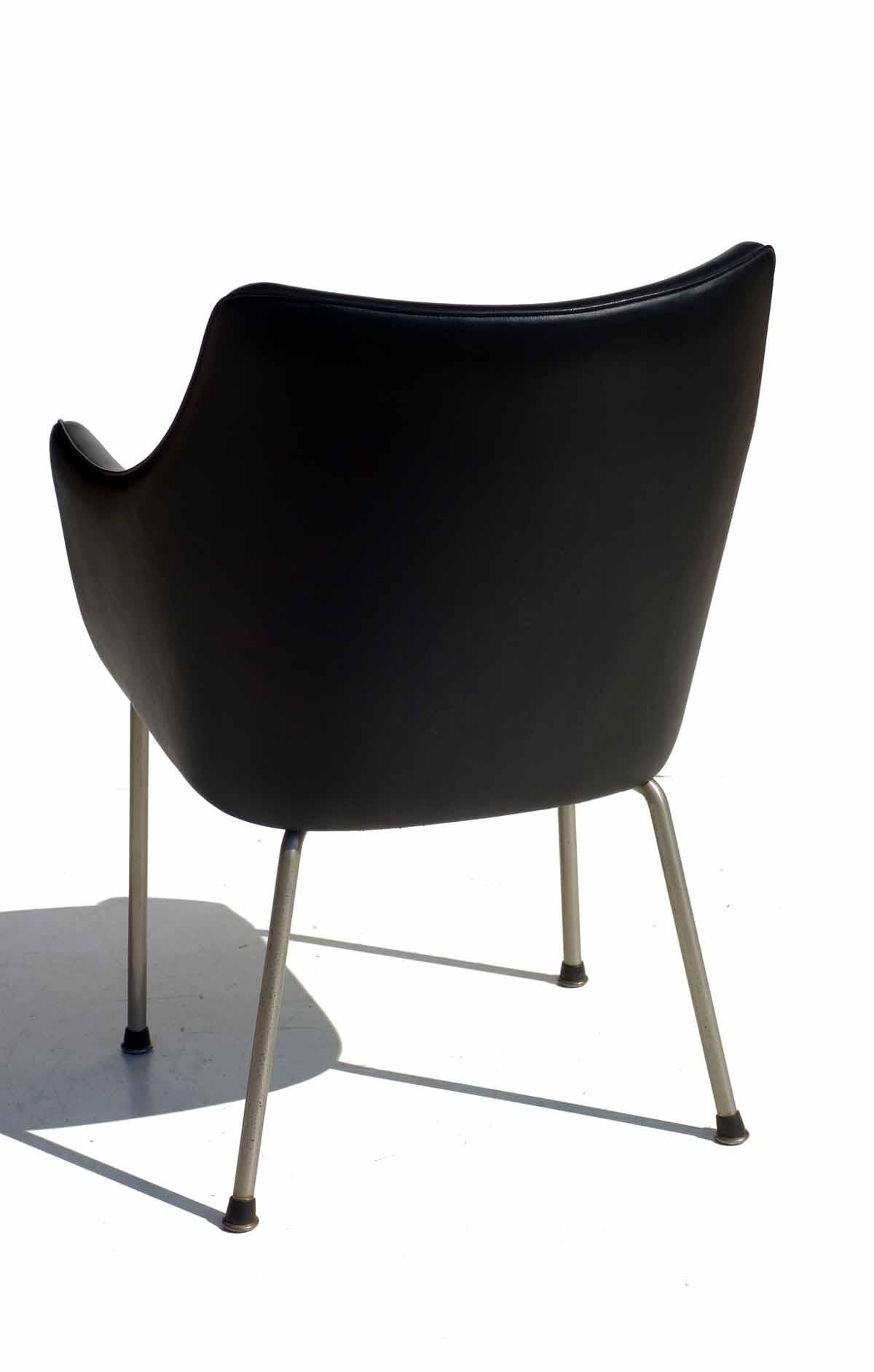 Metal P20 Osvaldo Borsani for Tecno 1955 Mid-Century Modern Pair of Chairs For Sale