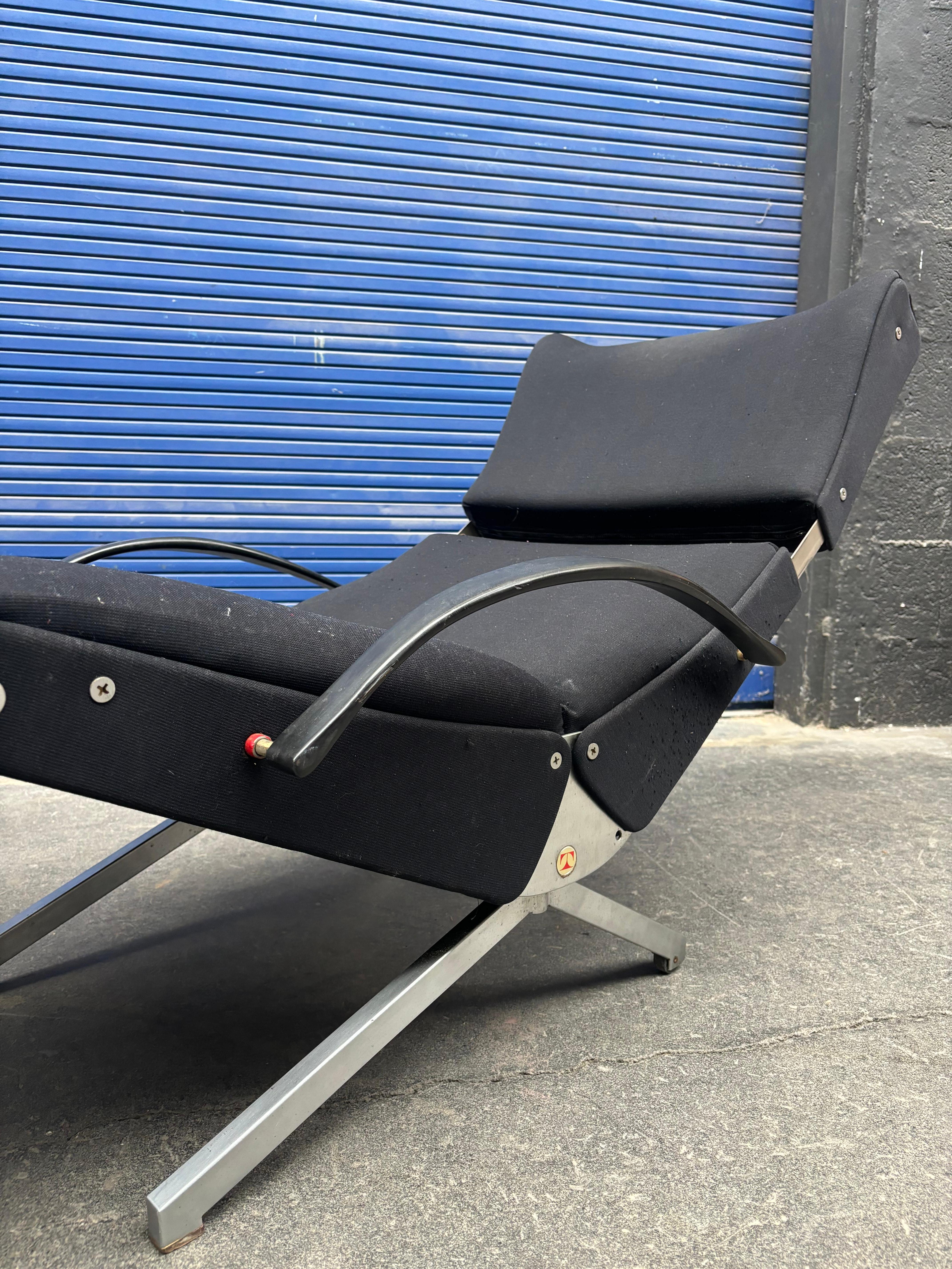 P40 par Osvaldo Borsani, première édition par Tecno en vente 10