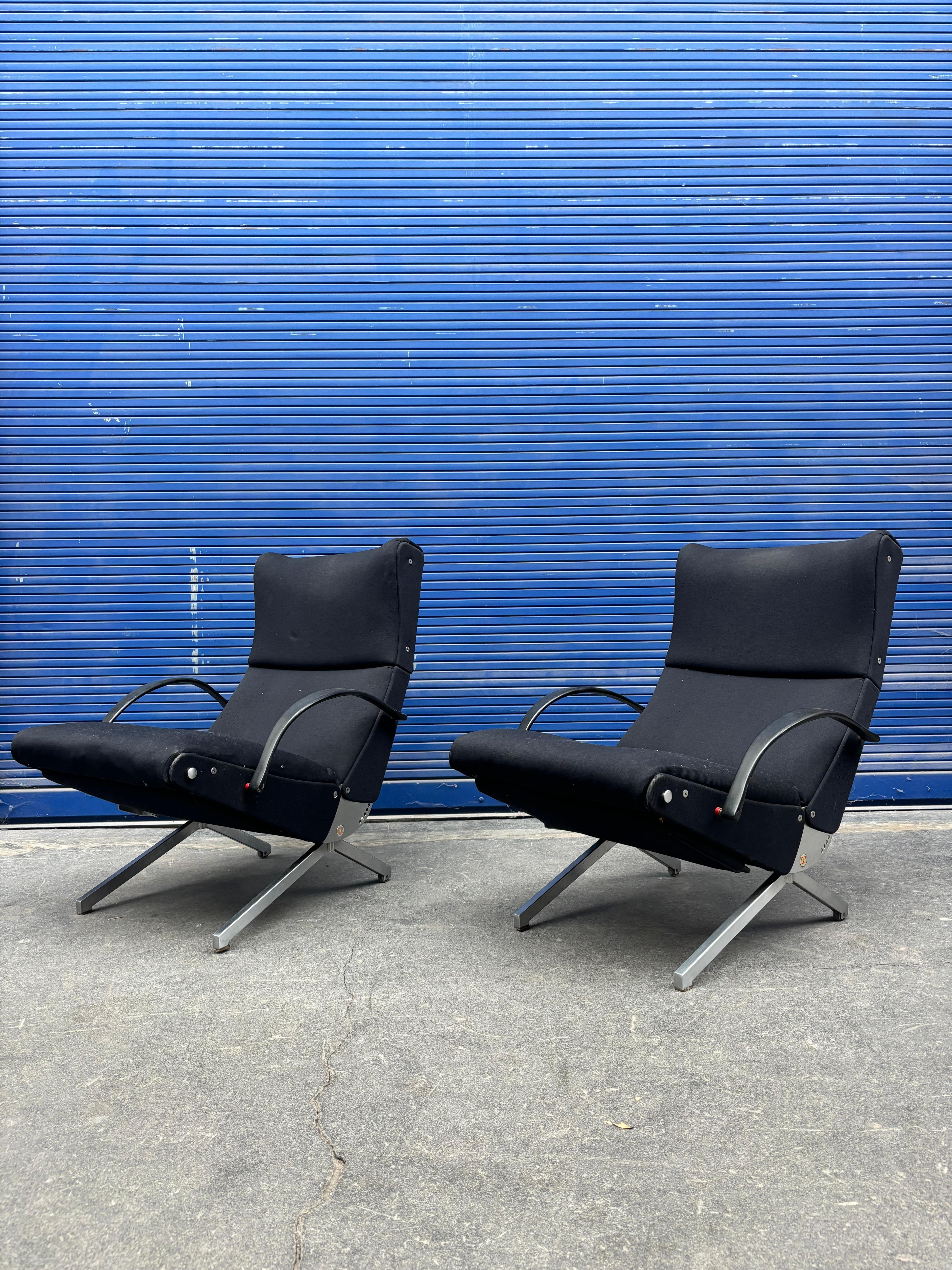 Paire de fauteuils P40 par Osvaldo Borsani pour Tecno, première édition. 