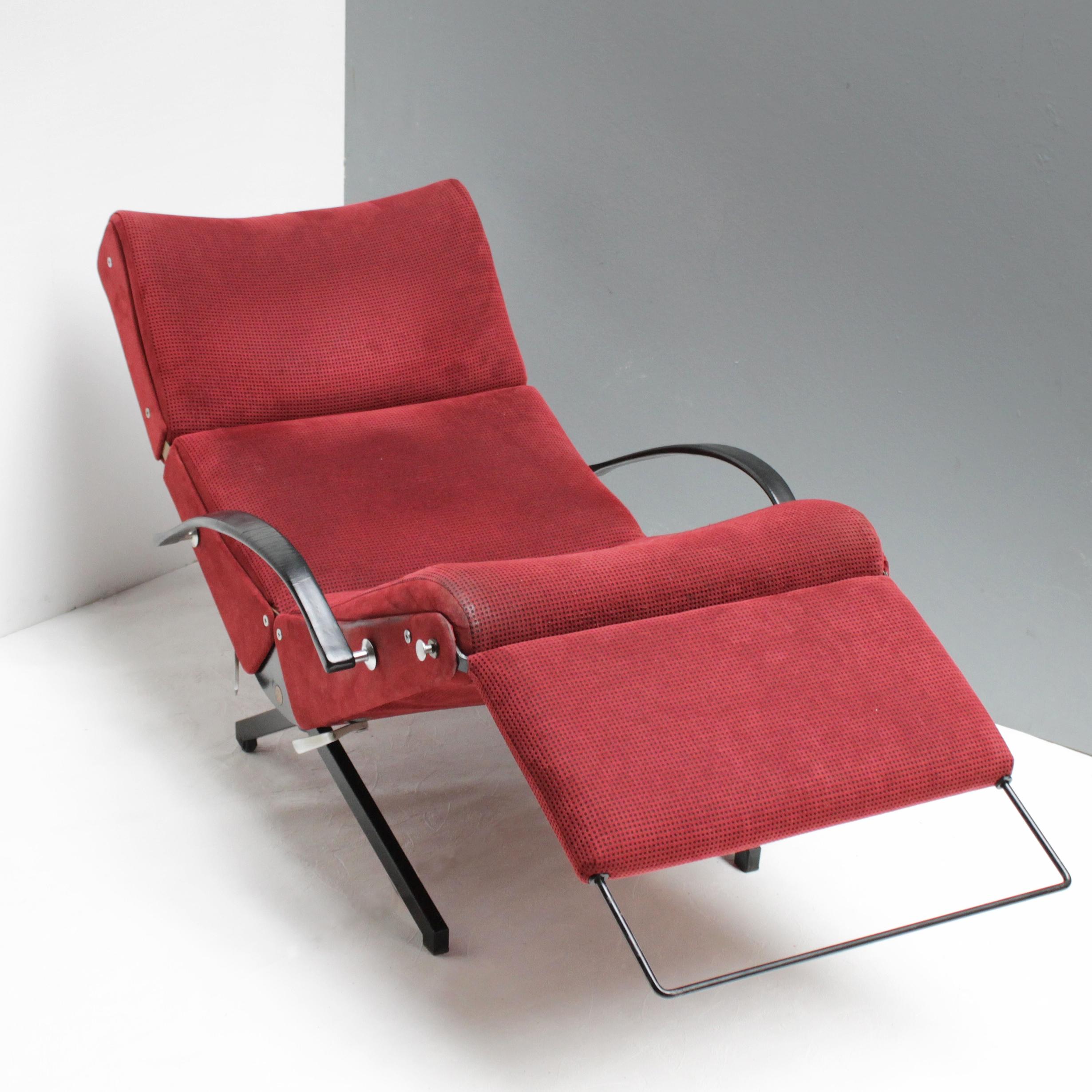 The very versatile P40 lounge chair is one of the true icons of 20th century Italian furniture design. Launched back in 1955 this ‘ideological manifesto’ of the Tecno Company has been in production ever since. This particular copy was most likely