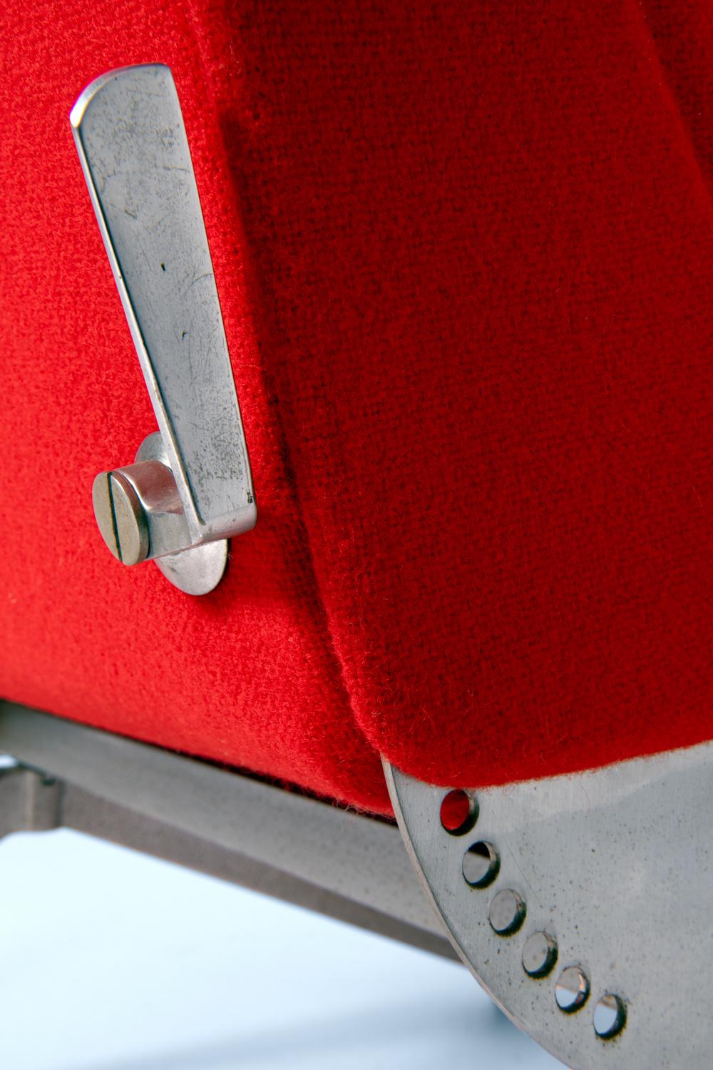 P40 Loungesessel von Tecno – Osvaldo Borsani (Messing) im Angebot