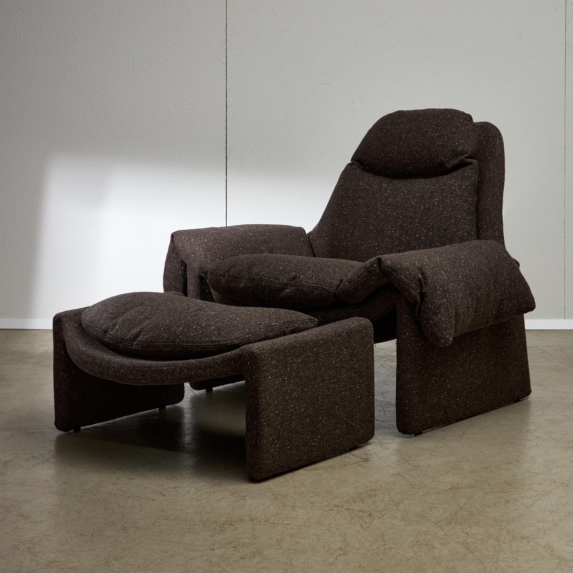 Der Sessel P60 und die Ottomane aus der Kollektion 