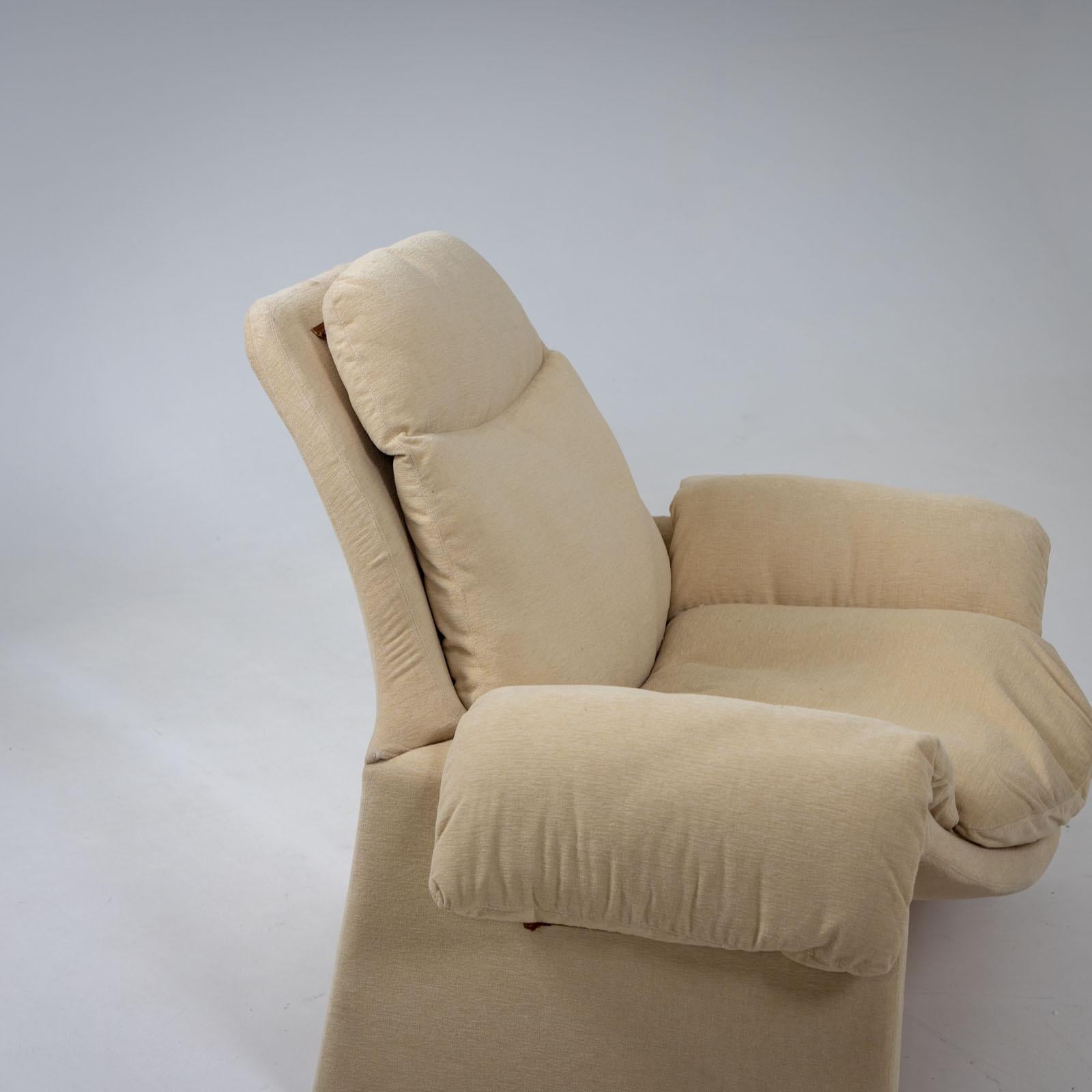 Italian P60 Lounge Chair by Vittorio Introini for Saporiti, Italy, 1980s For Sale