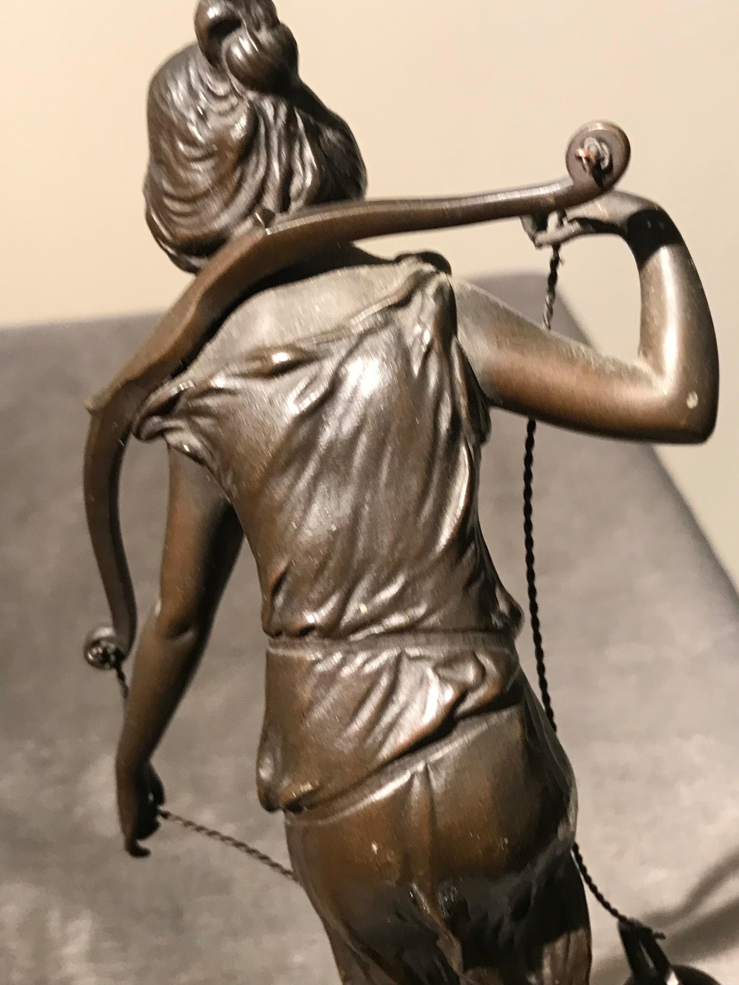 Paar Bronzen „Gärtnerin und Wasserträgerin“, Bronze patiniert, auf Marmorsockel  For Sale 11