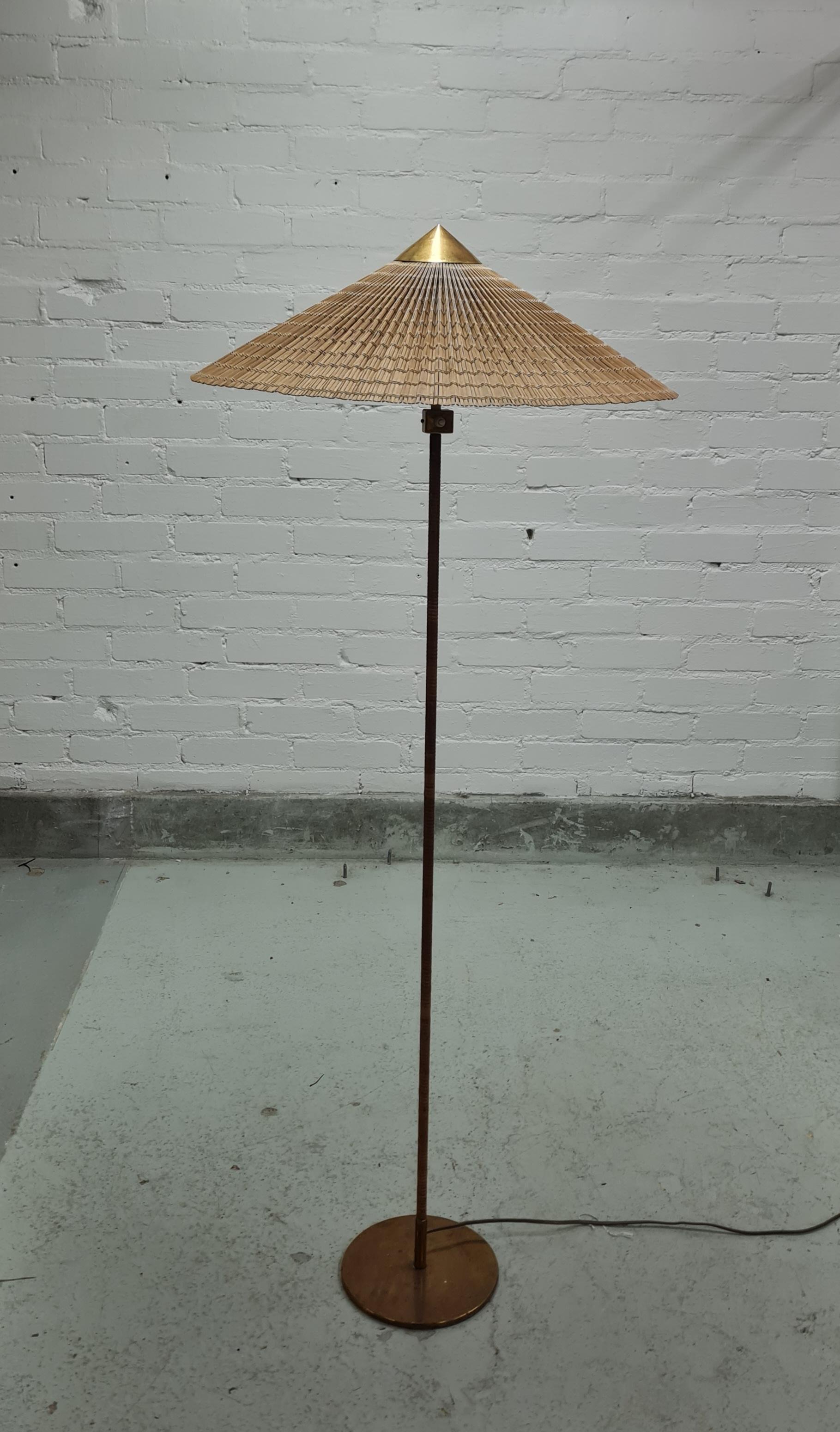 Paavo  Tynell `Chinese Hat´ Floor Lamp  9602, Taito 1940s For Sale 4