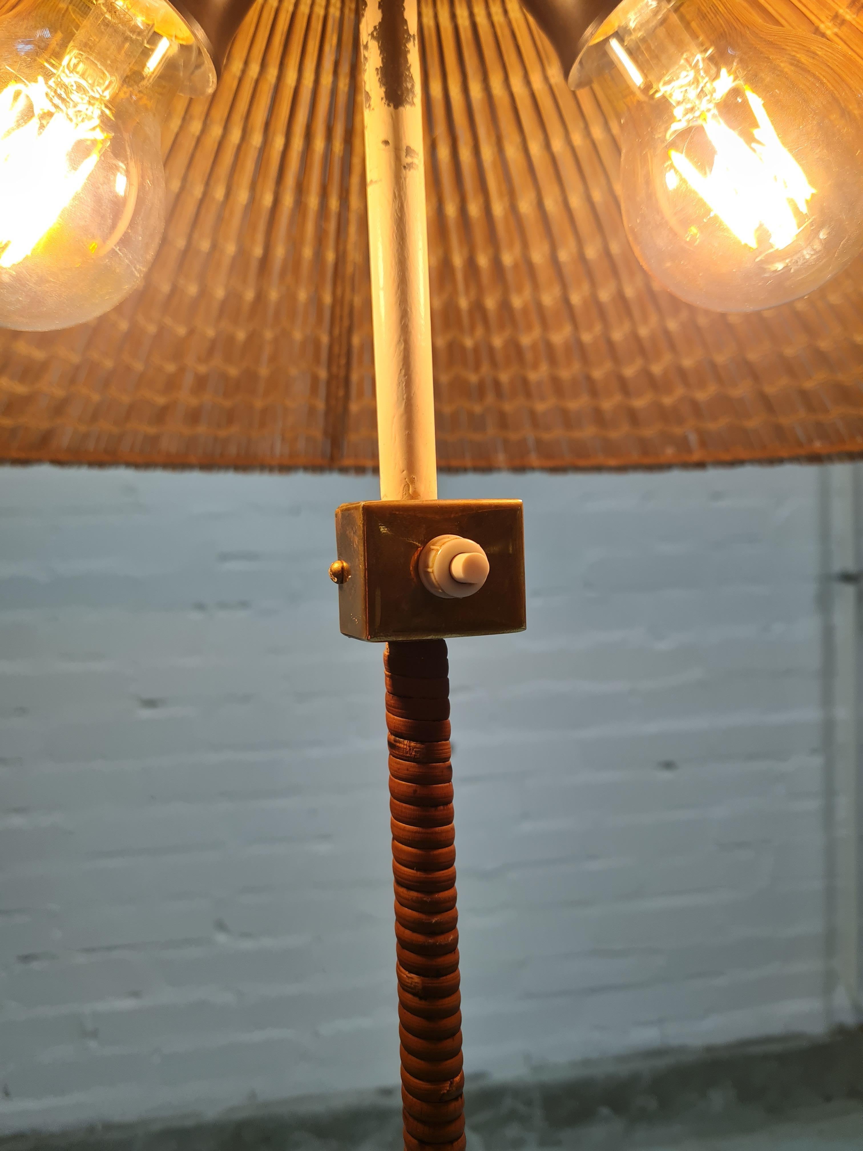 Paavo  `Chinese Hat´ Floor Lamp  9602, Taito 1940s For Sale 2