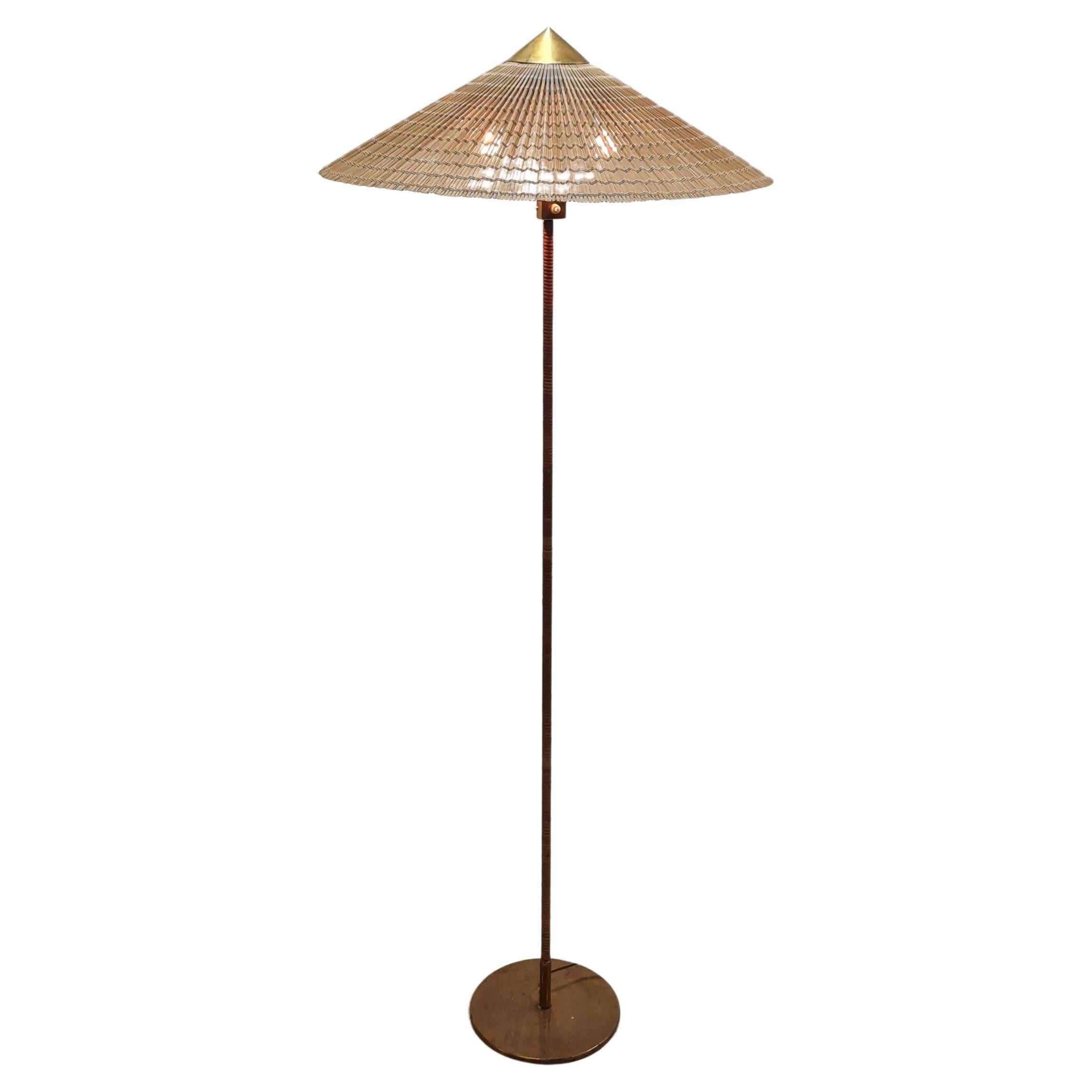 Paavo  `Chinese Hat´ Floor Lamp  9602, Taito 1940s