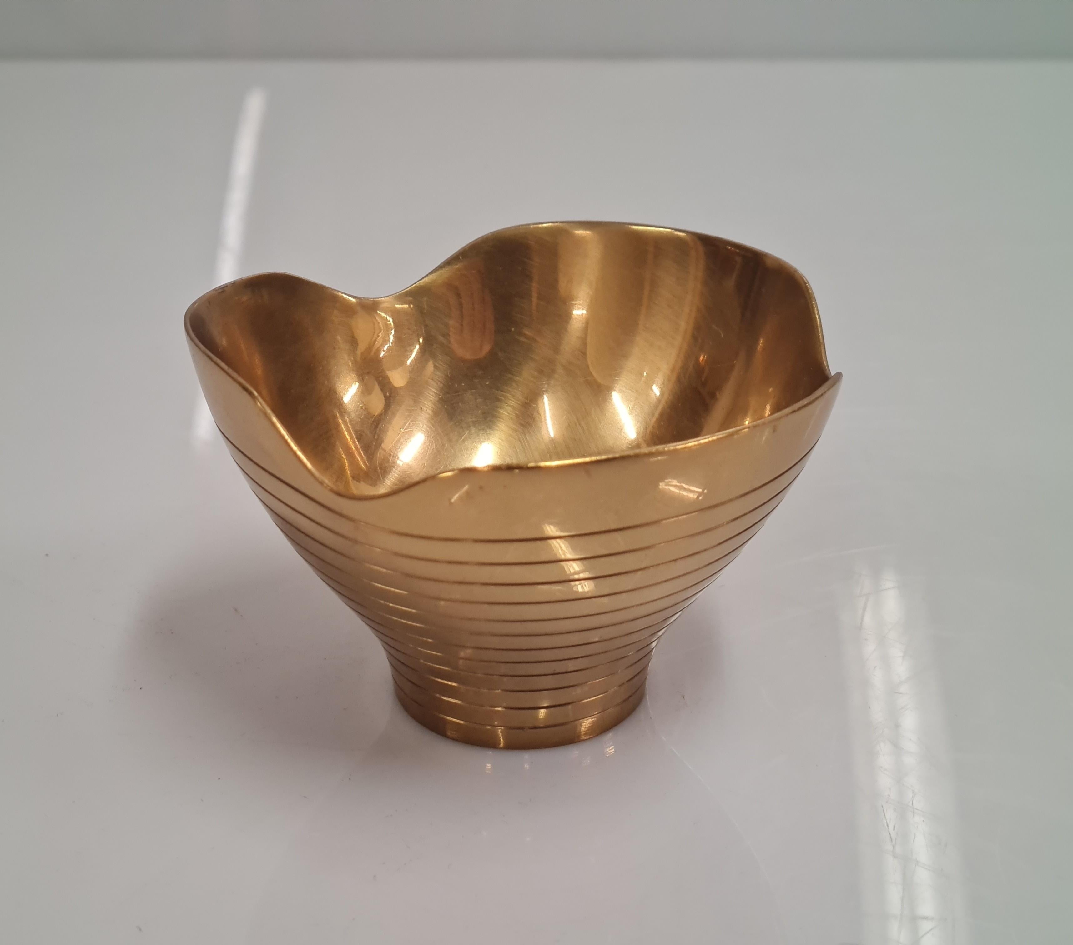 Paavo & Helena Tynell Brass Bowl no. 4, Taito 1940s In Good Condition For Sale In Helsinki, FI