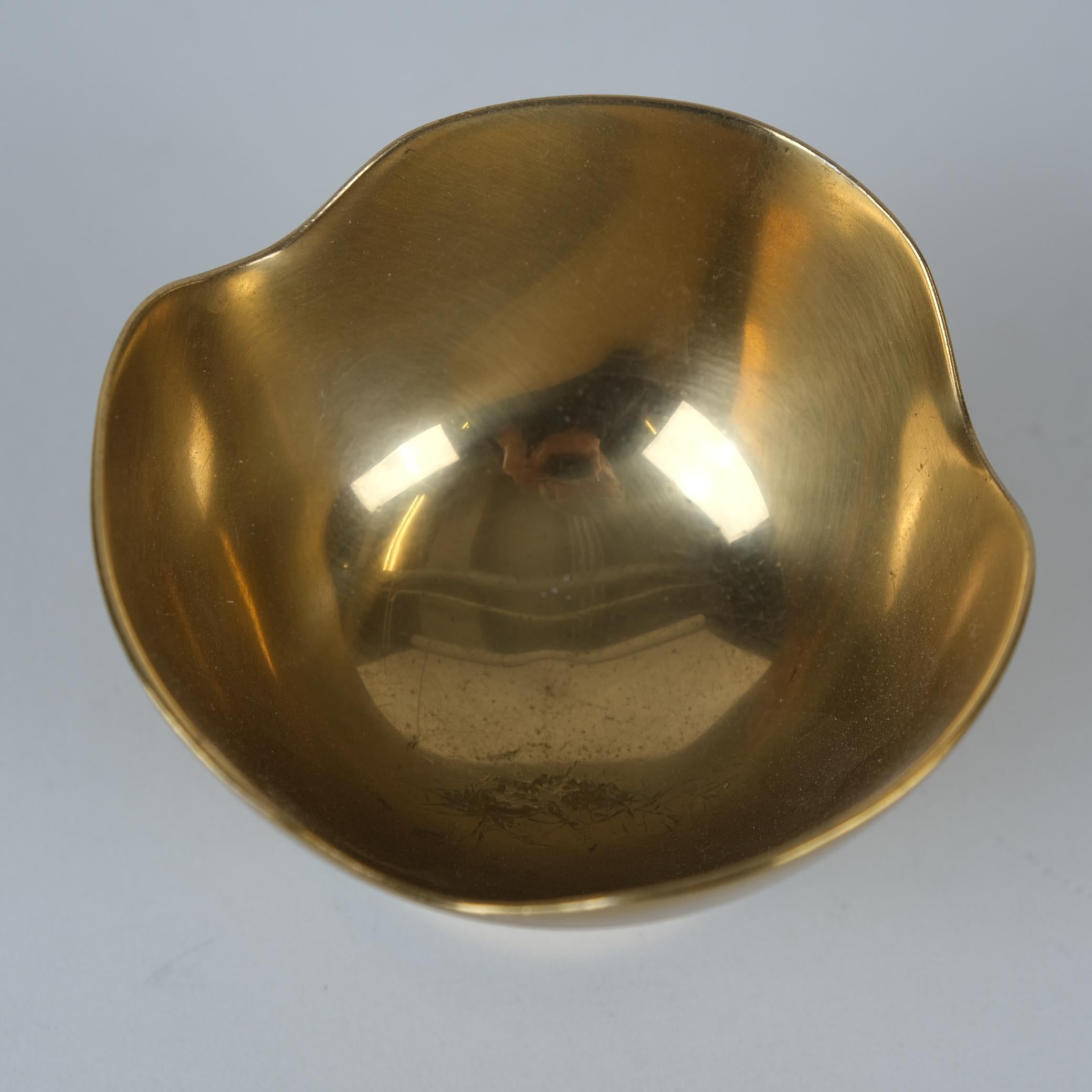 Paavo & Helena Tynell Cast Brass Bowl Model no. 4, Taito 1940s For Sale 2