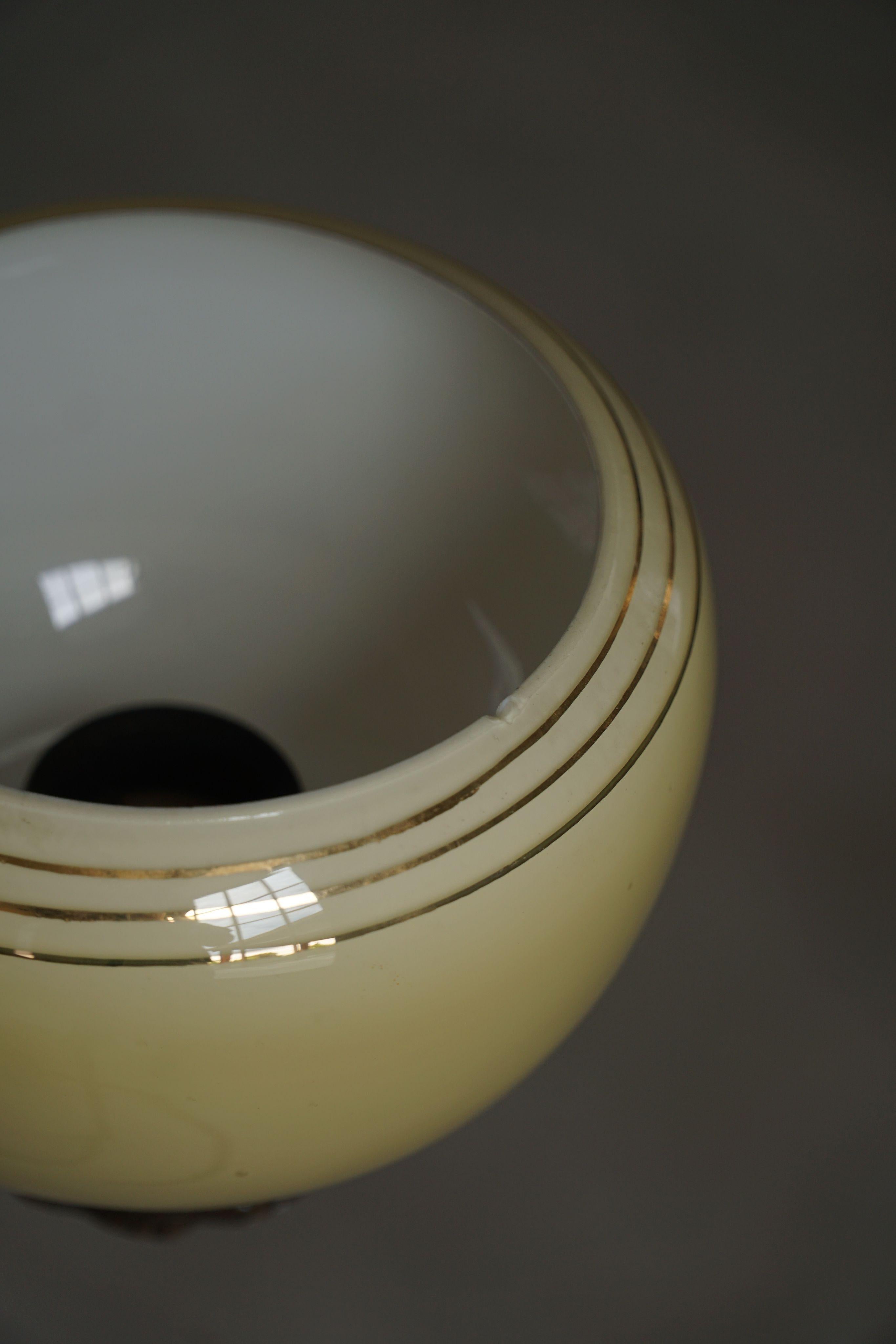 Lampadario '1376' di Paavo Tynell per Taito in ottone e vetro, Finlandia, anni '30 in vendita 4