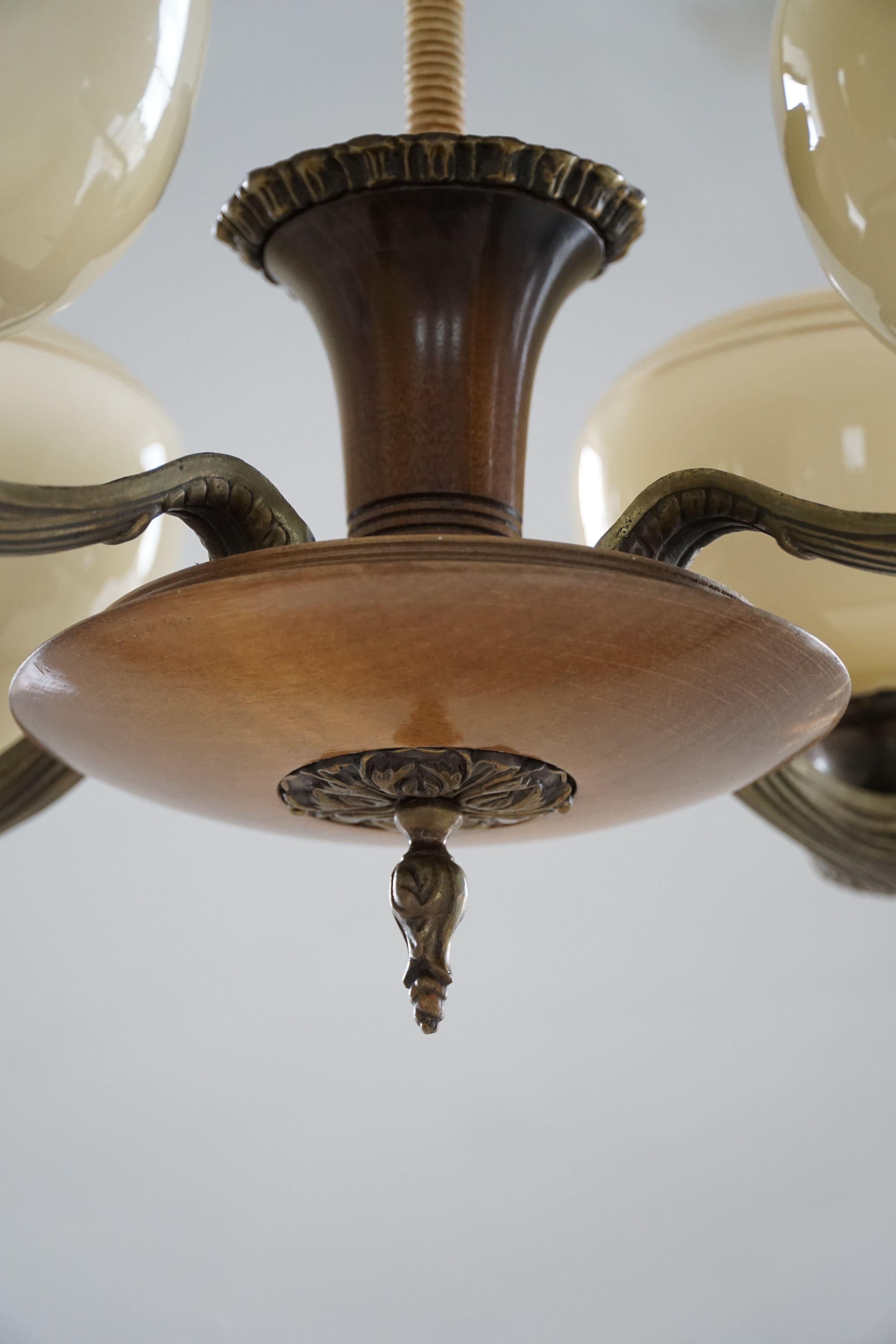 Lampadario '1376' di Paavo Tynell per Taito in ottone e vetro, Finlandia, anni '30 in vendita 6